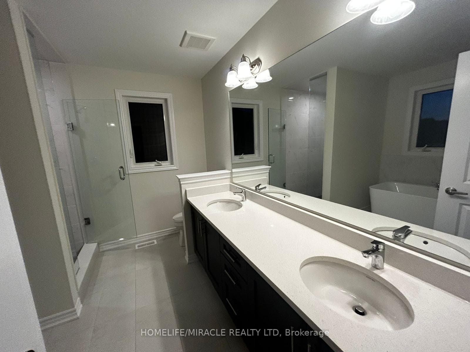 104 Strickland Avenue photo 10
