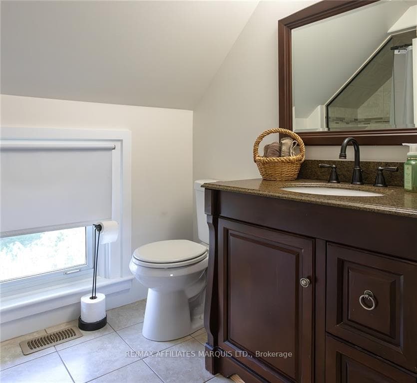 40 BRODER Crescent photo 25