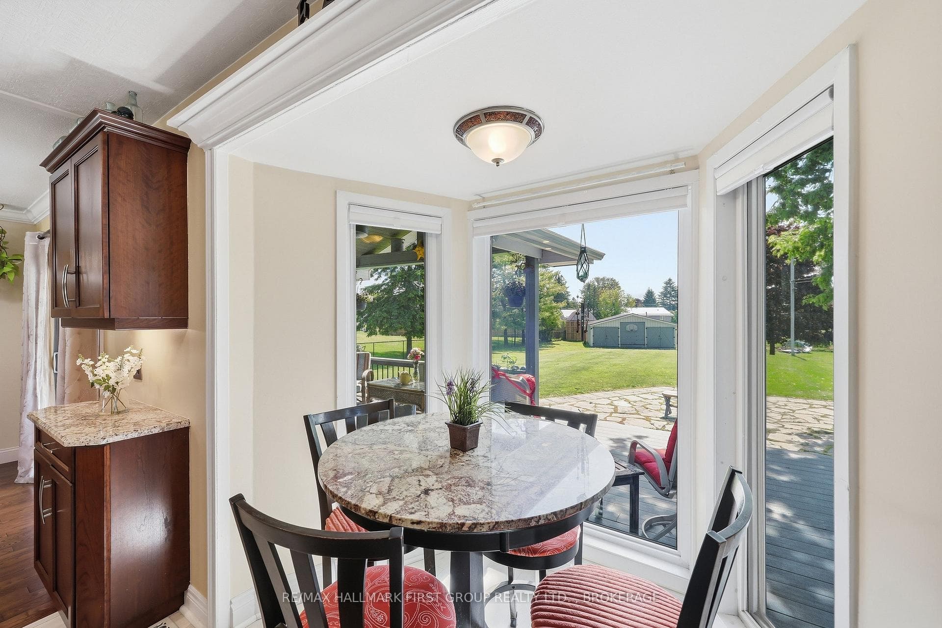 1470 Sydenham Road photo 12