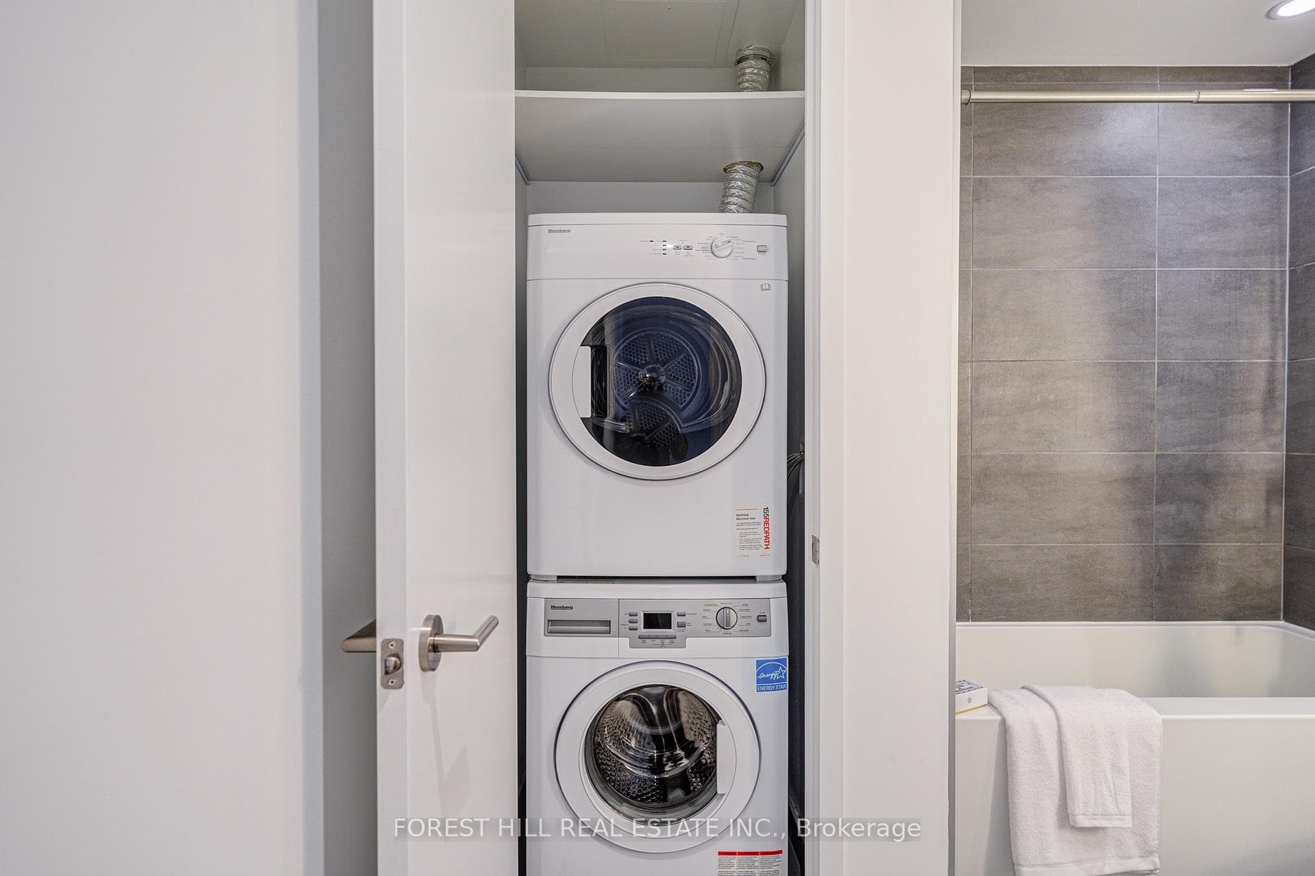 185 Roehampton Avenue Unit 2501 photo 15