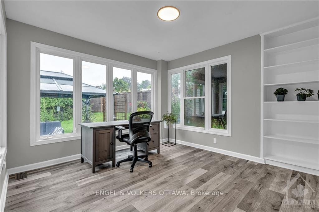 18 ST REMY Drive photo 15