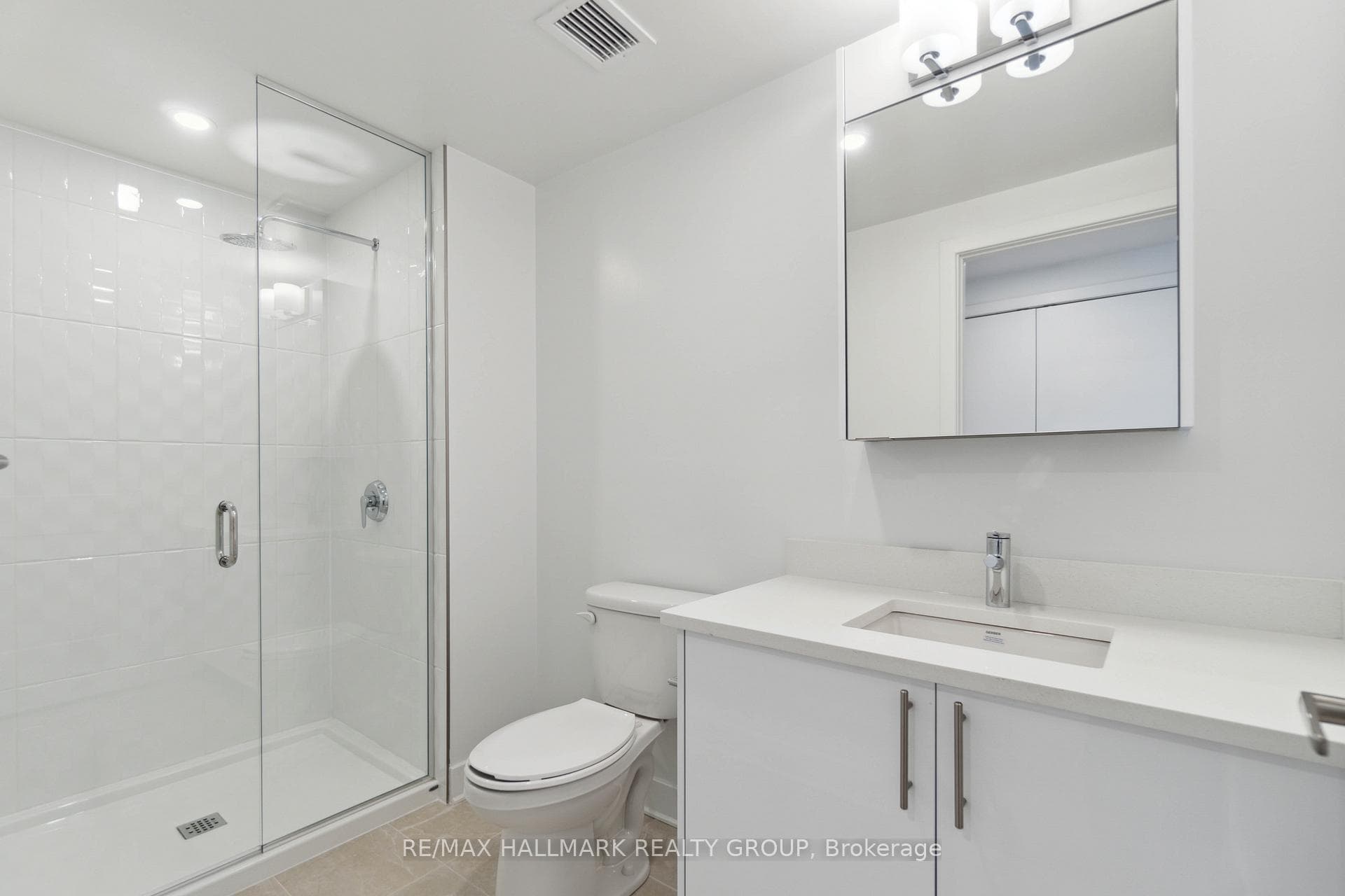 180 George Street Unit 1008 photo 7