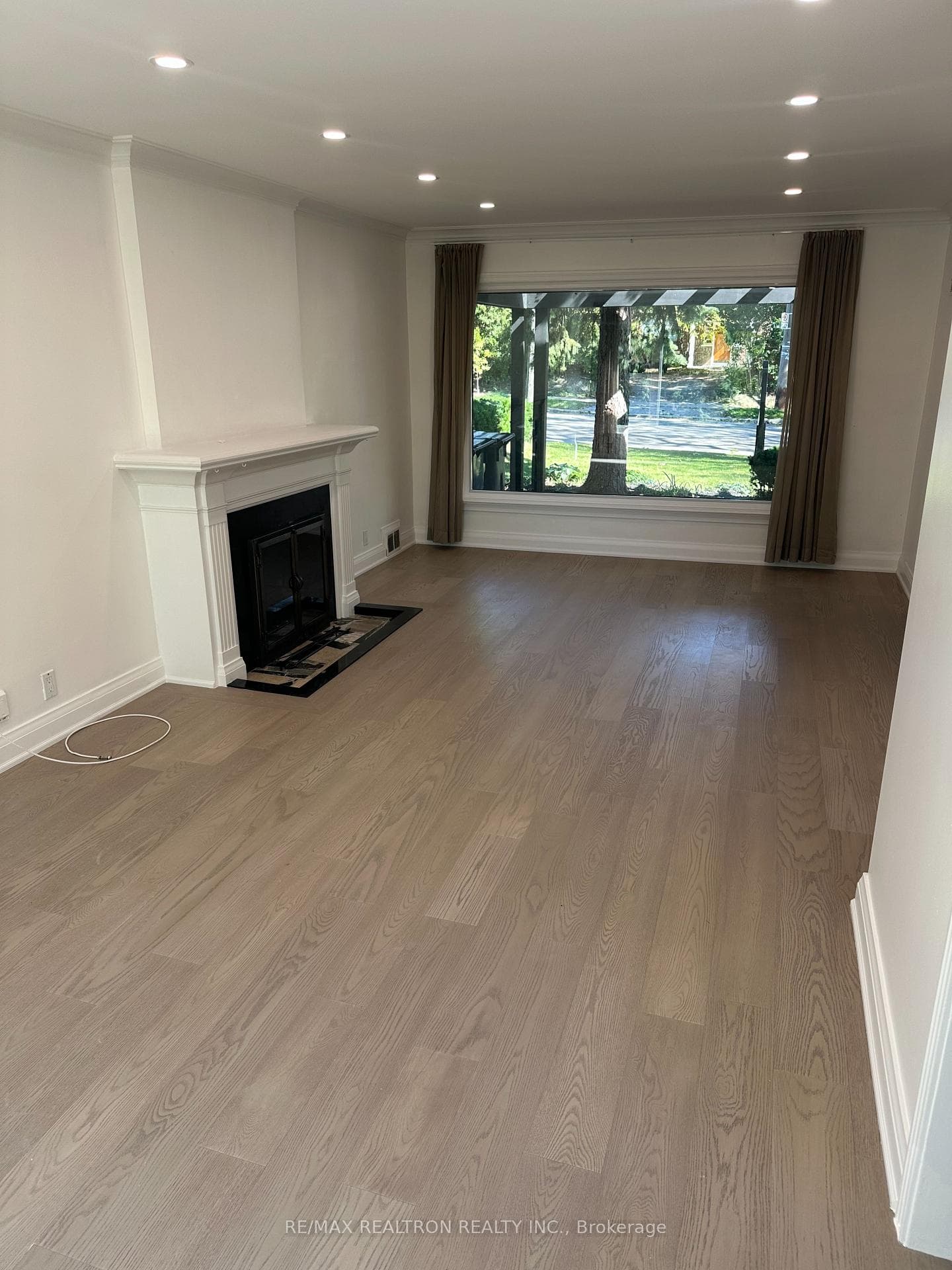 252 Ellis Avenue photo 15