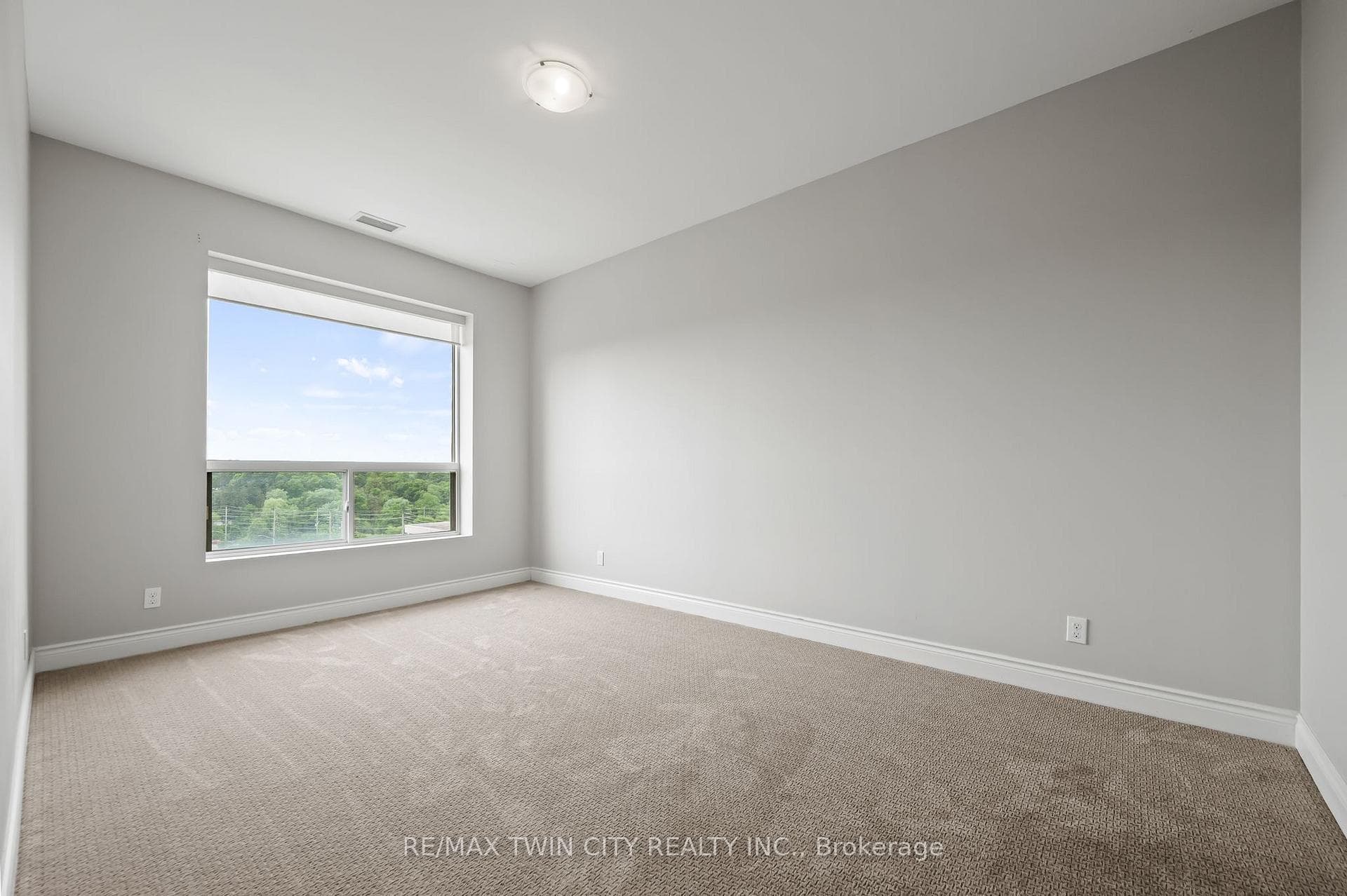 223 Erb Street Unit 704 photo 24