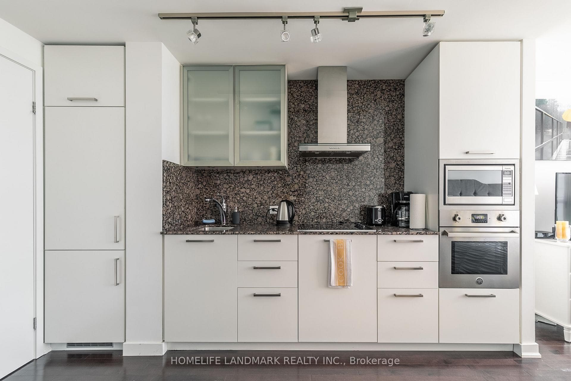 12 York Street Unit 508 photo 8