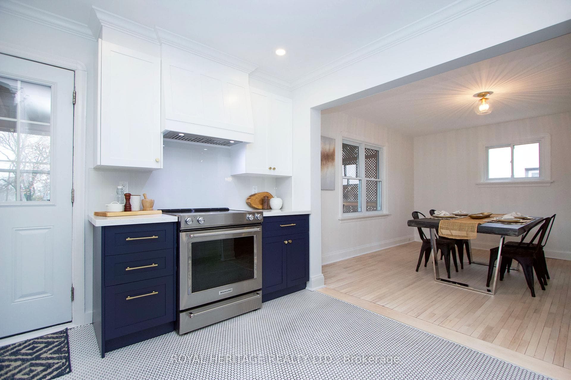 445 King Street photo 21