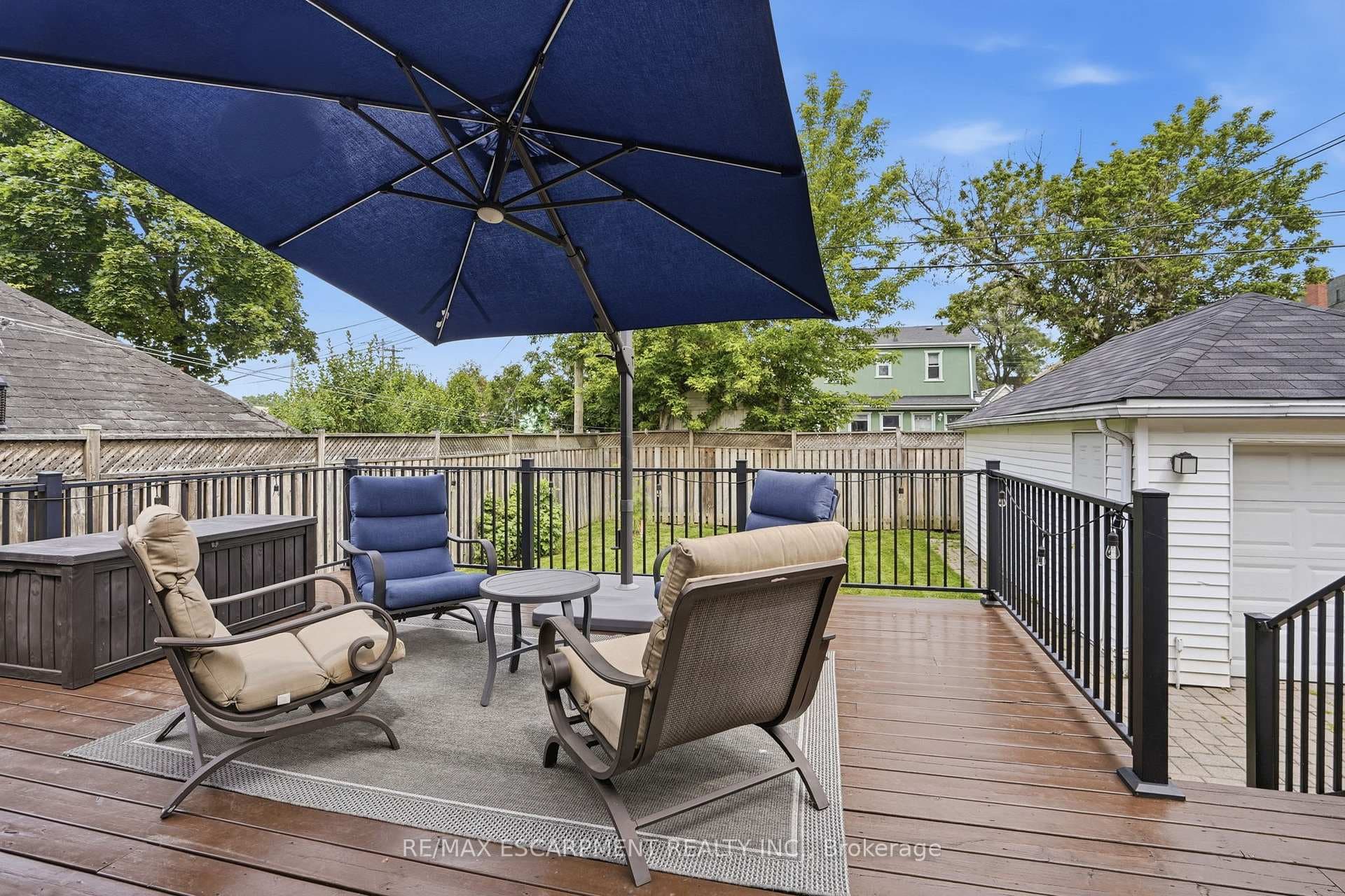17 Tuxedo Avenue photo 47