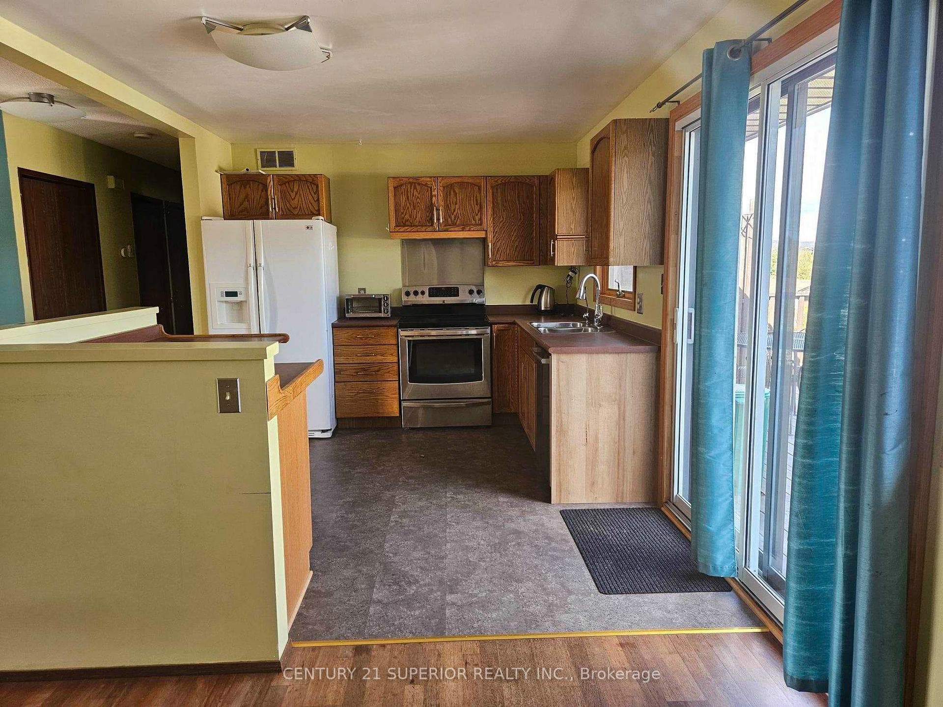 33 Godfrey Drive photo 9