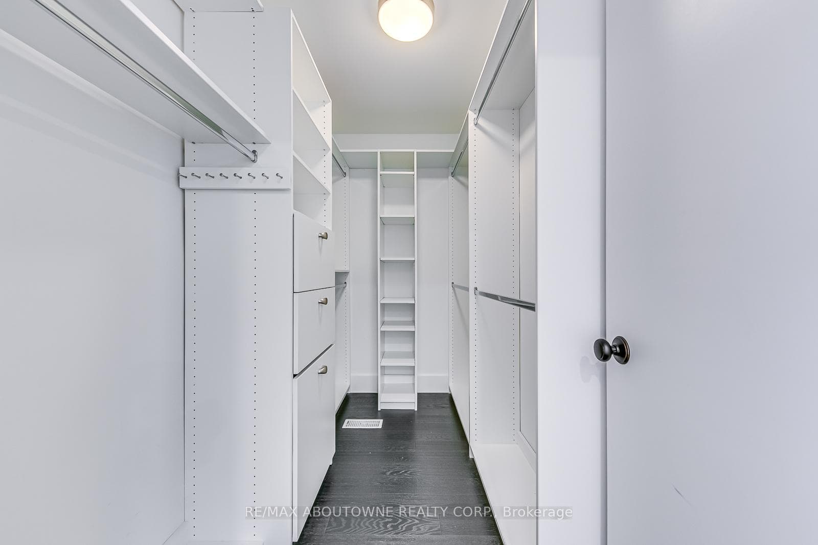 818 Haig Road photo 25