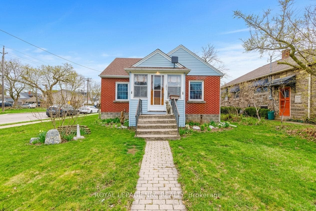 Charming bungalow with great curb appeal