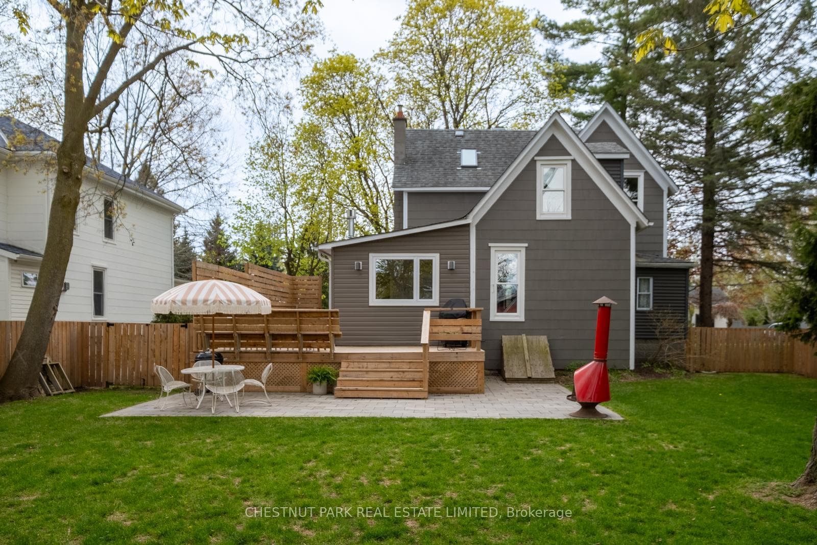 16 Johnson Street photo 43