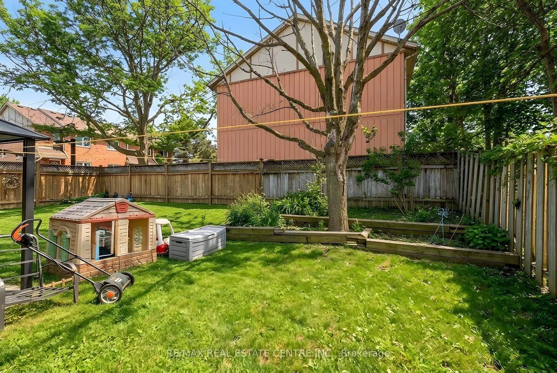 10 Cadham Boulevard Unit 29 photo 32
