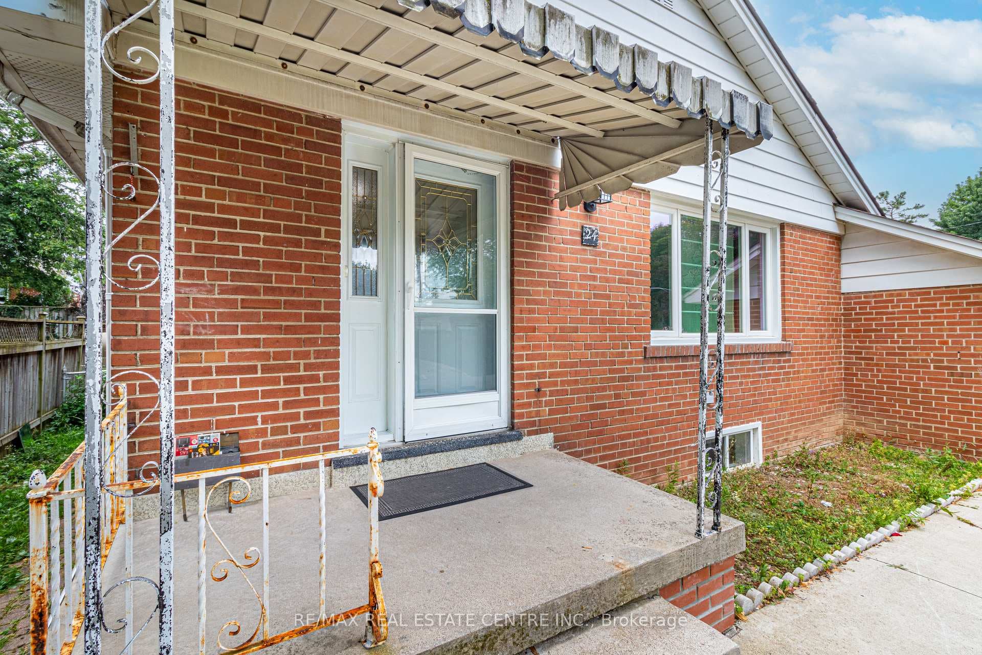 24 Duncairn Drive photo 3