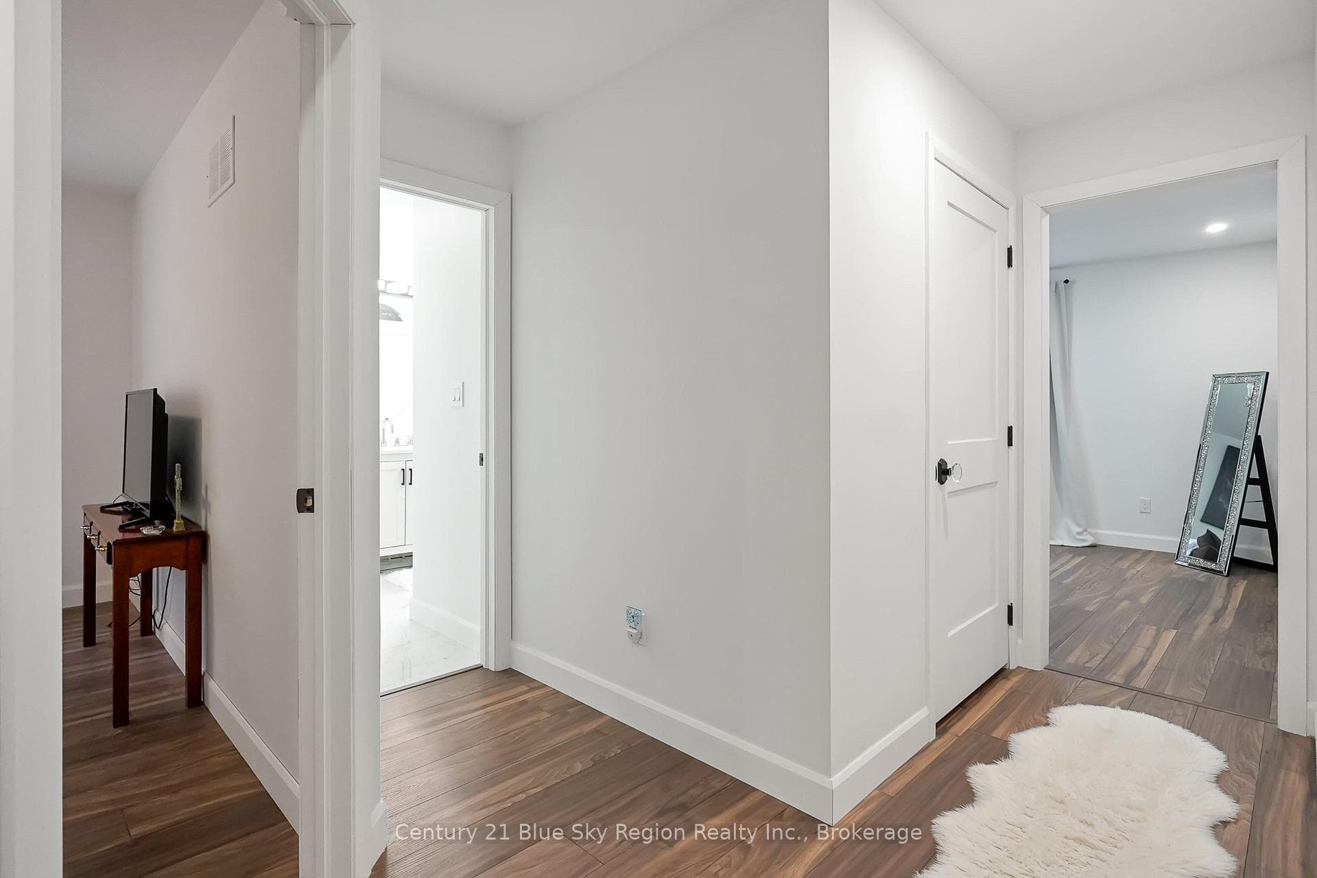 104 GREENWOOD Drive photo 30