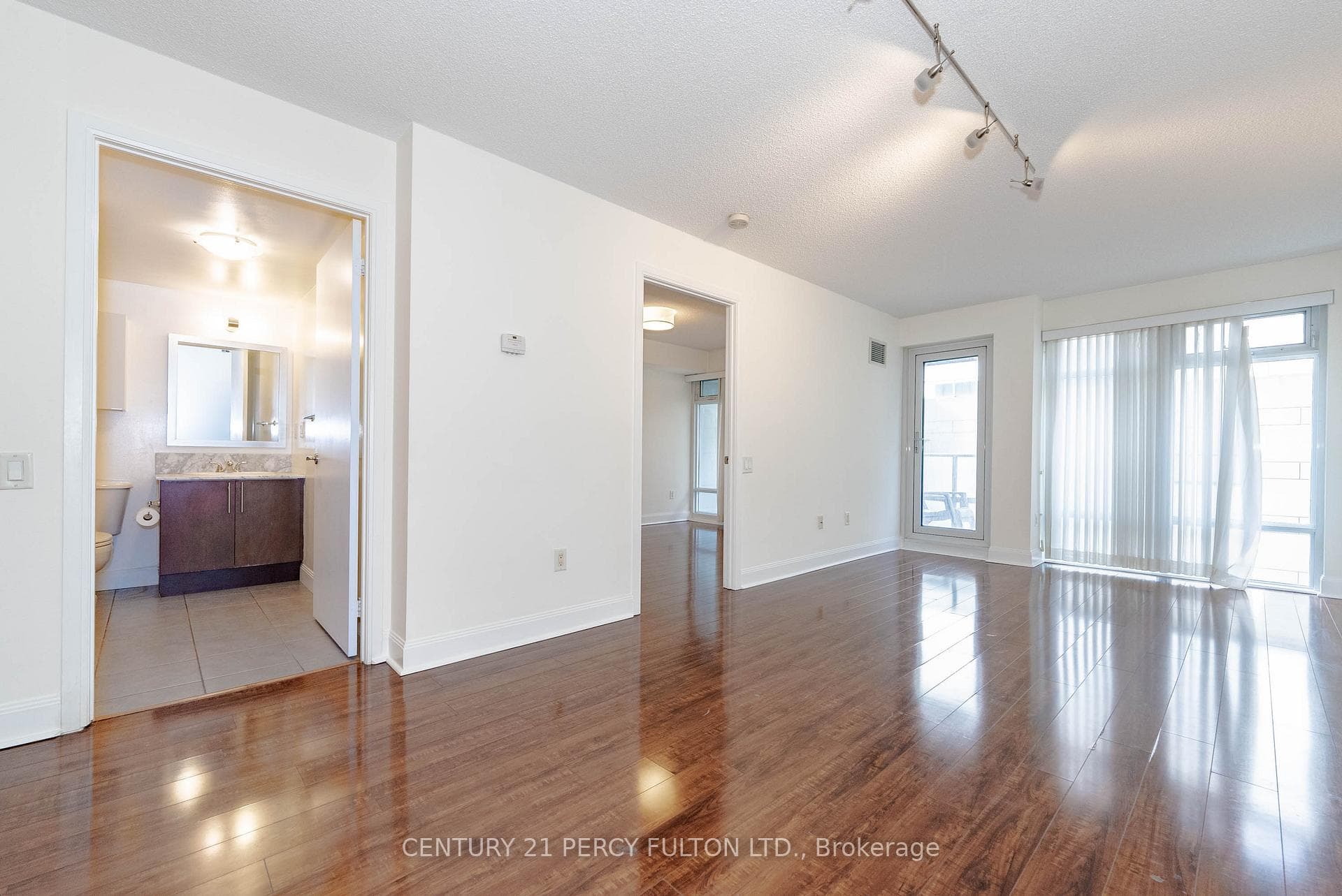 2191 Yonge Street Unit 706 photo 25