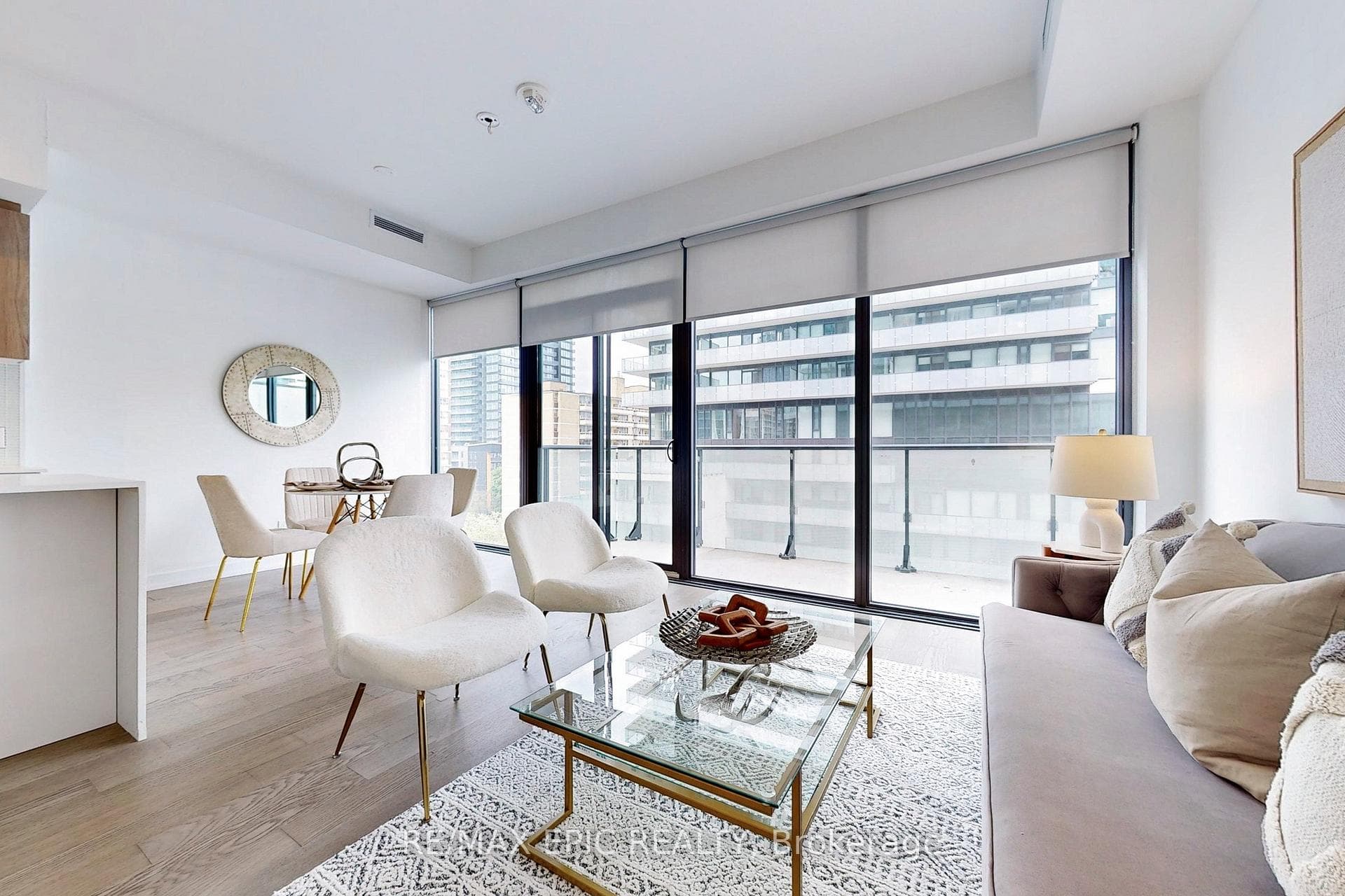 161 Roehampton Avenue Unit 801 photo 4