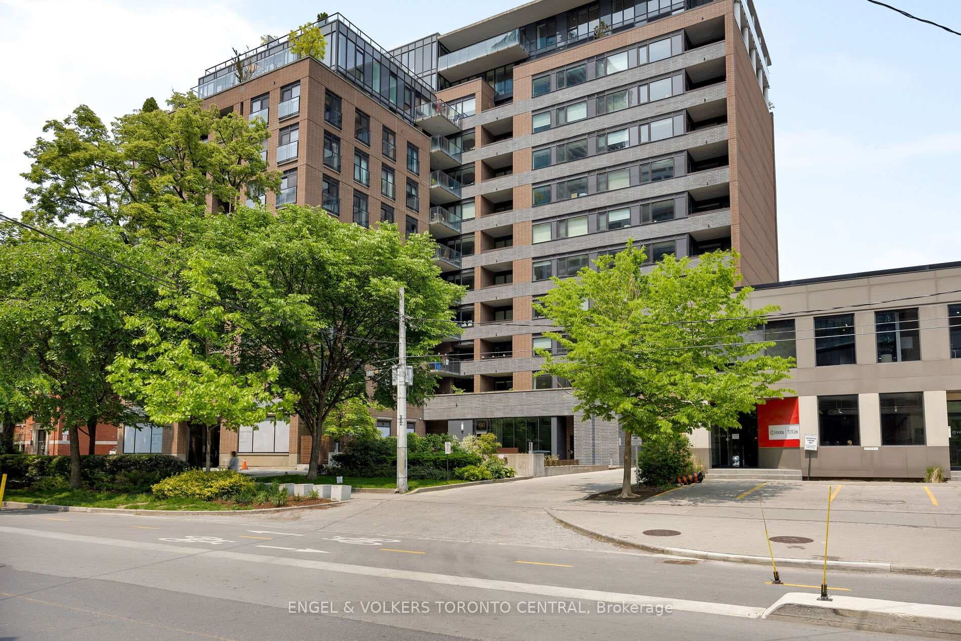 400 Wellington Street Unit 1001 photo 27