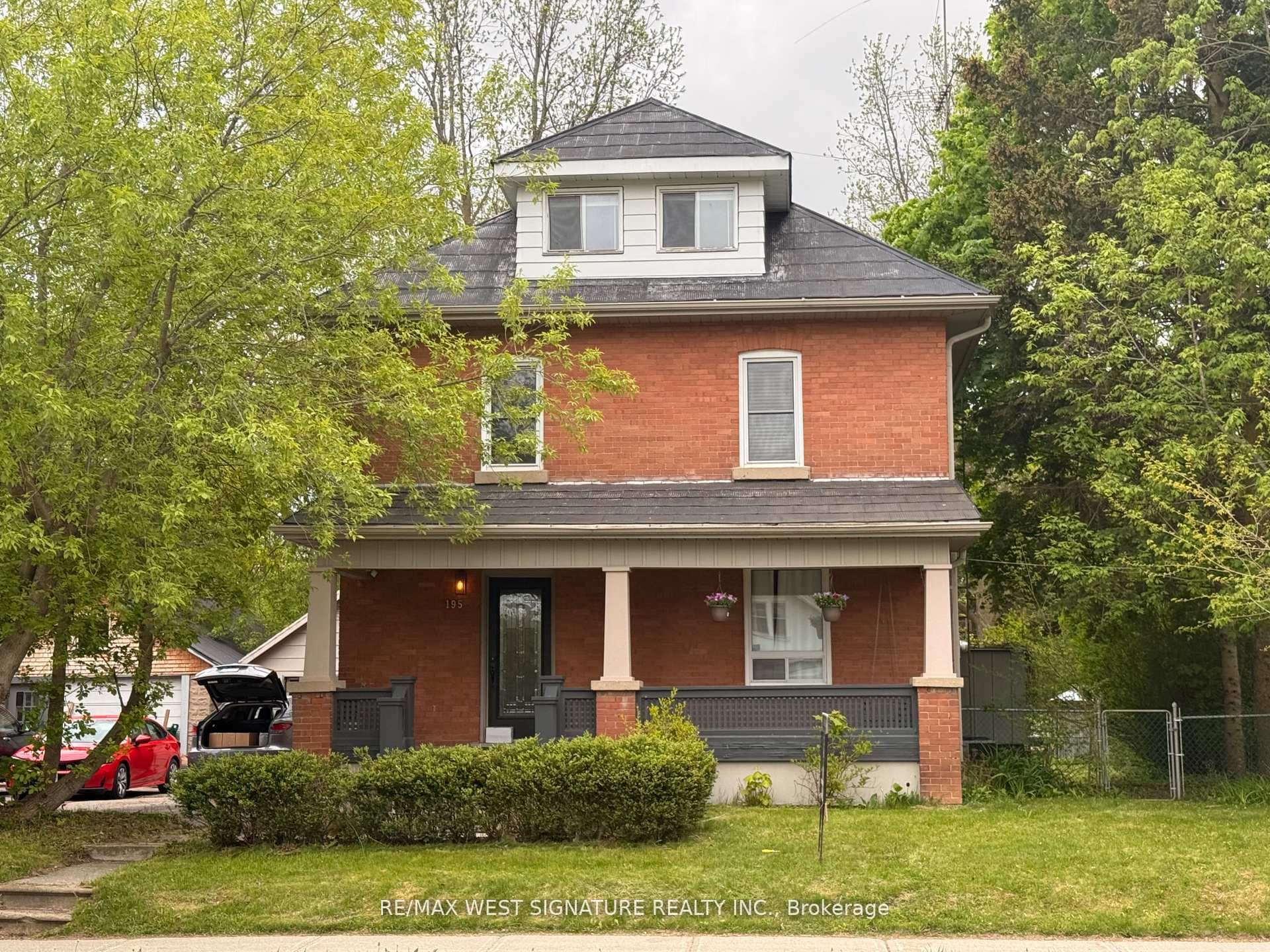 195 Victoria Street photo 1