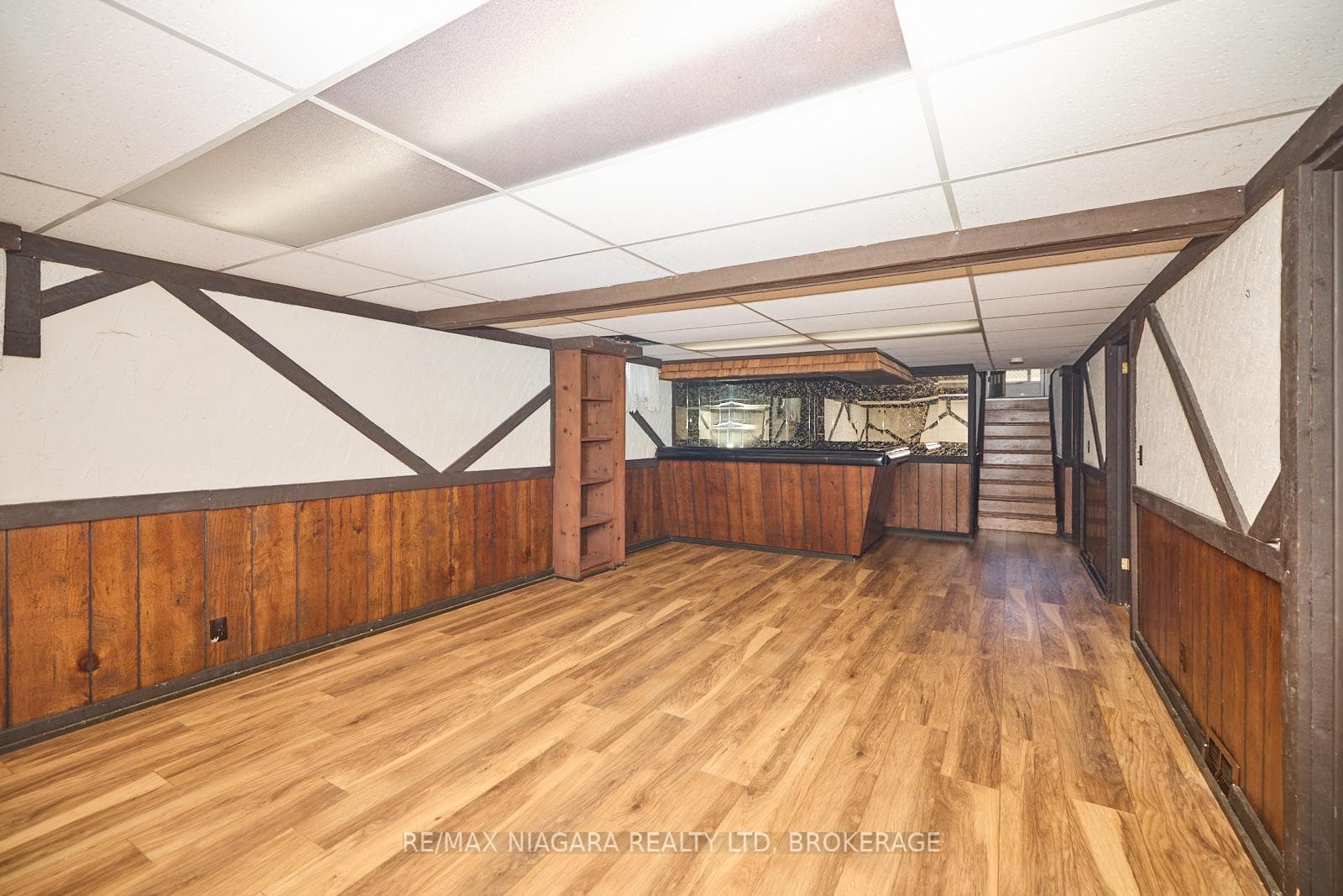 6357 Glengate Street photo 23