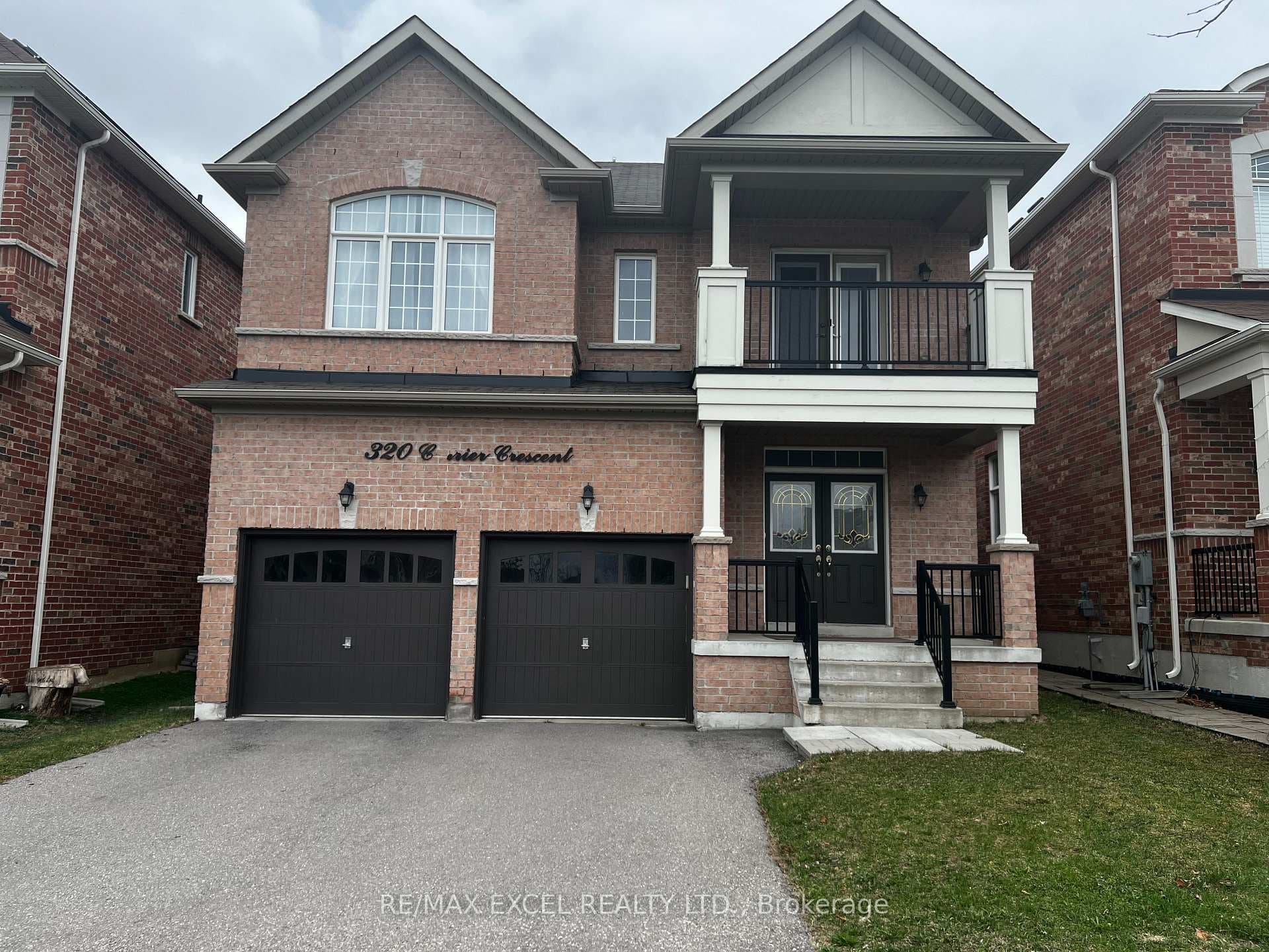 320 Carrier Crescent photo 1