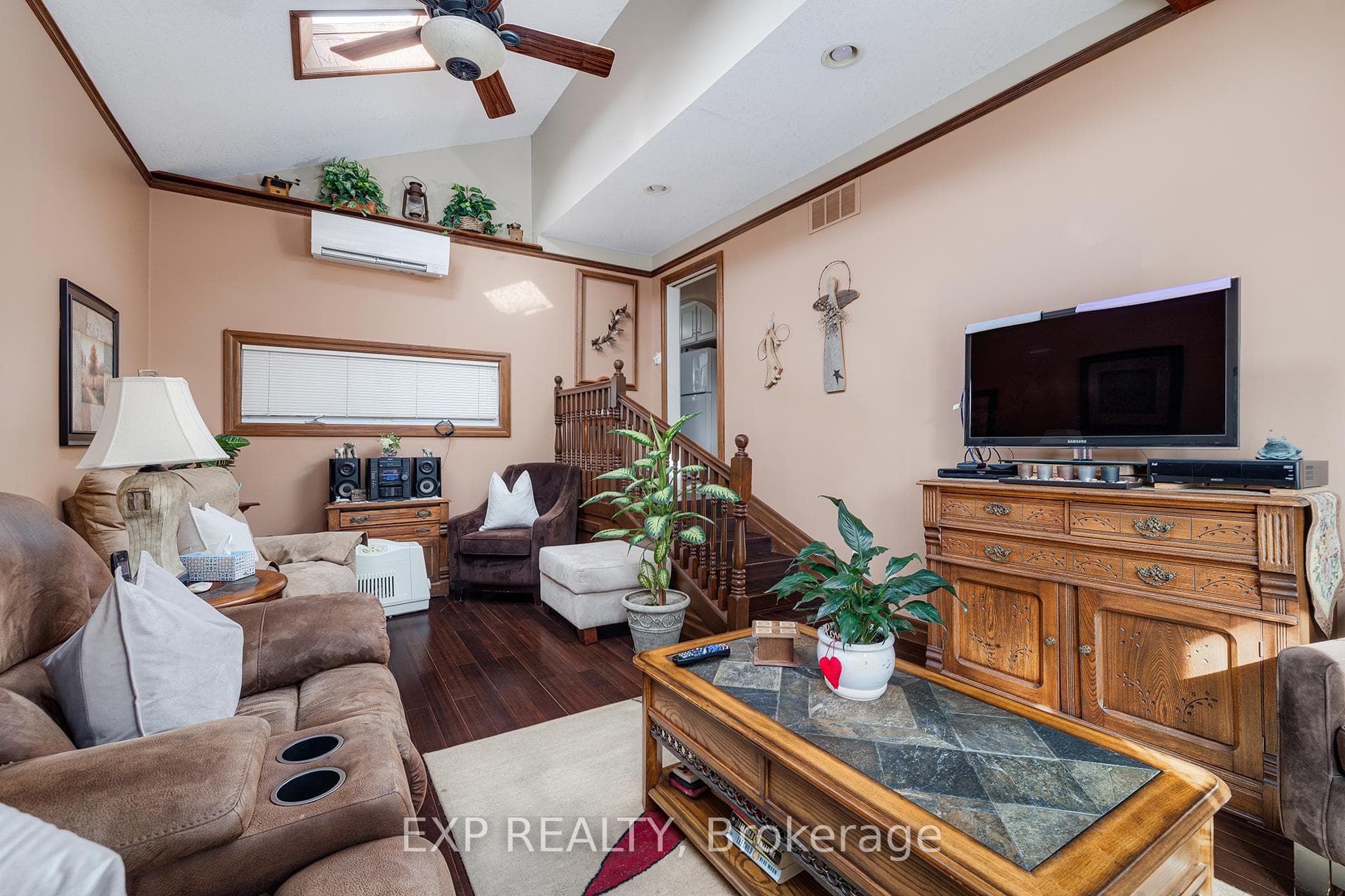 77 Borden Avenue photo 12