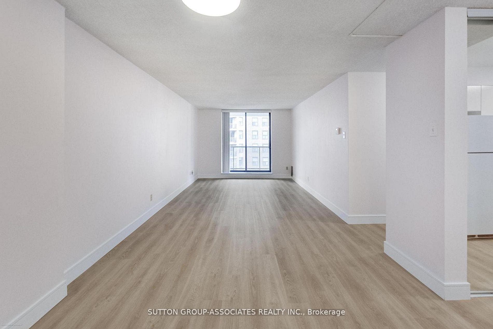 250 Jarvis Street Unit 804 photo 9