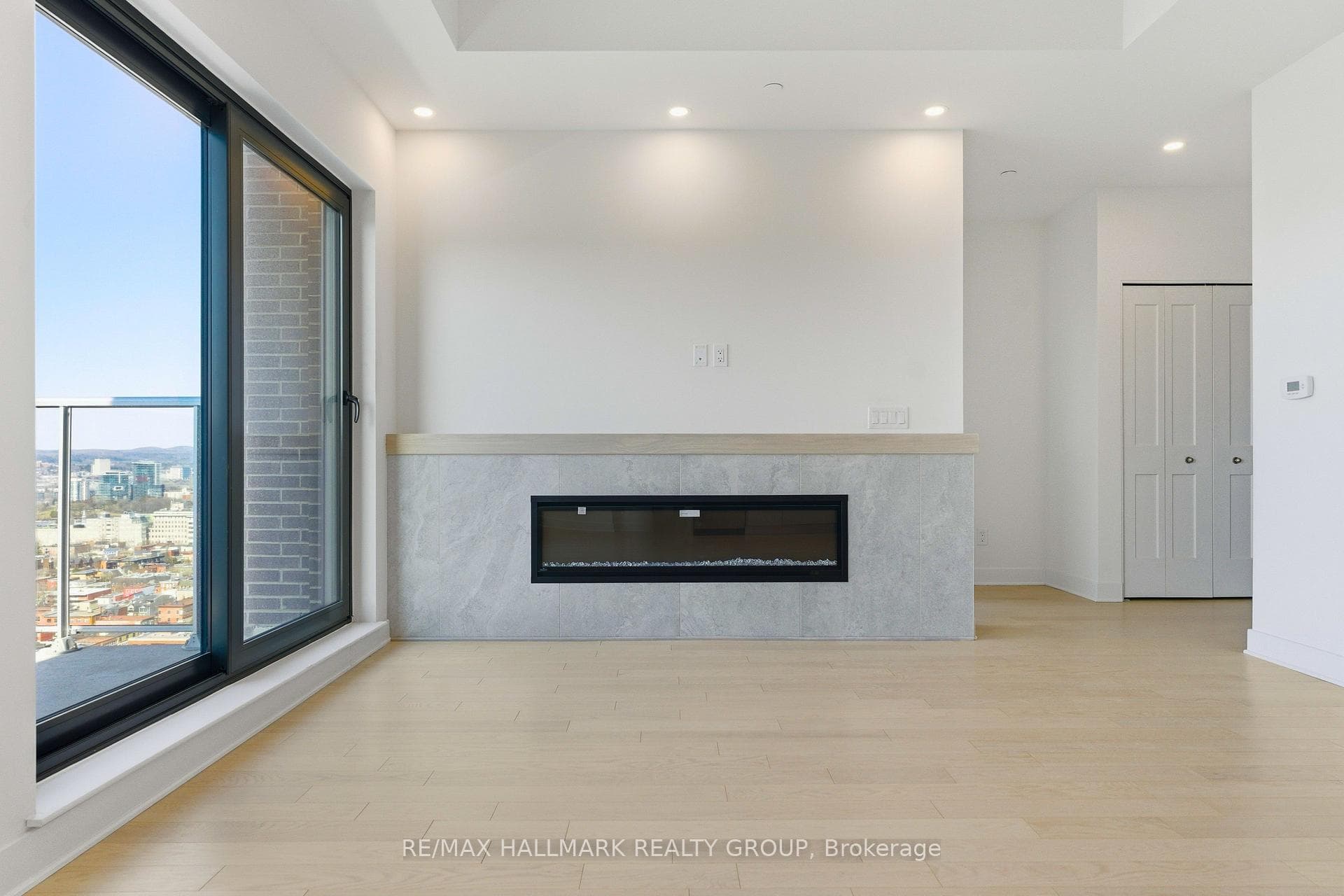 180 George Street Unit 2601 photo 10