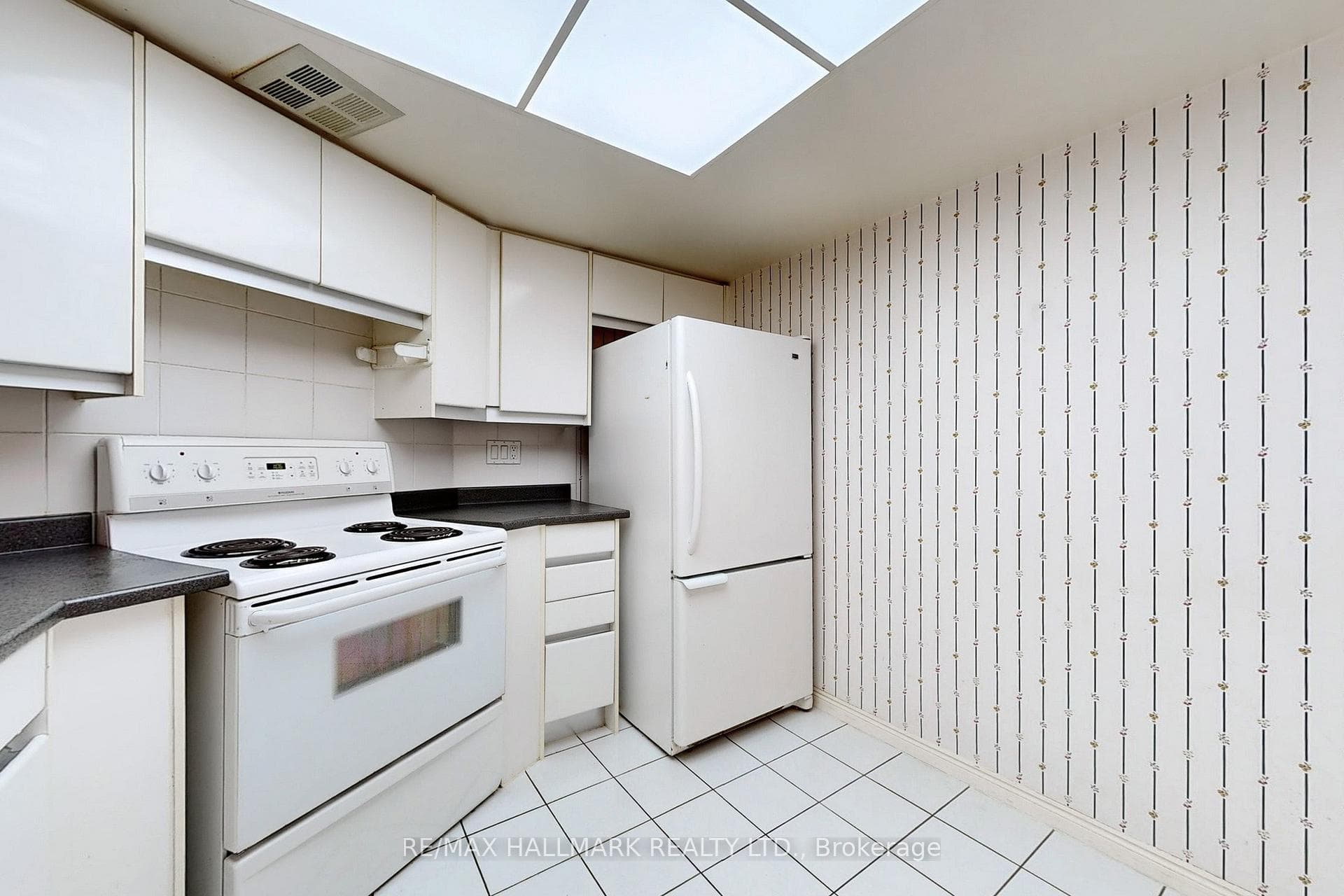20 Guildwood Parkway Unit 316 photo 15