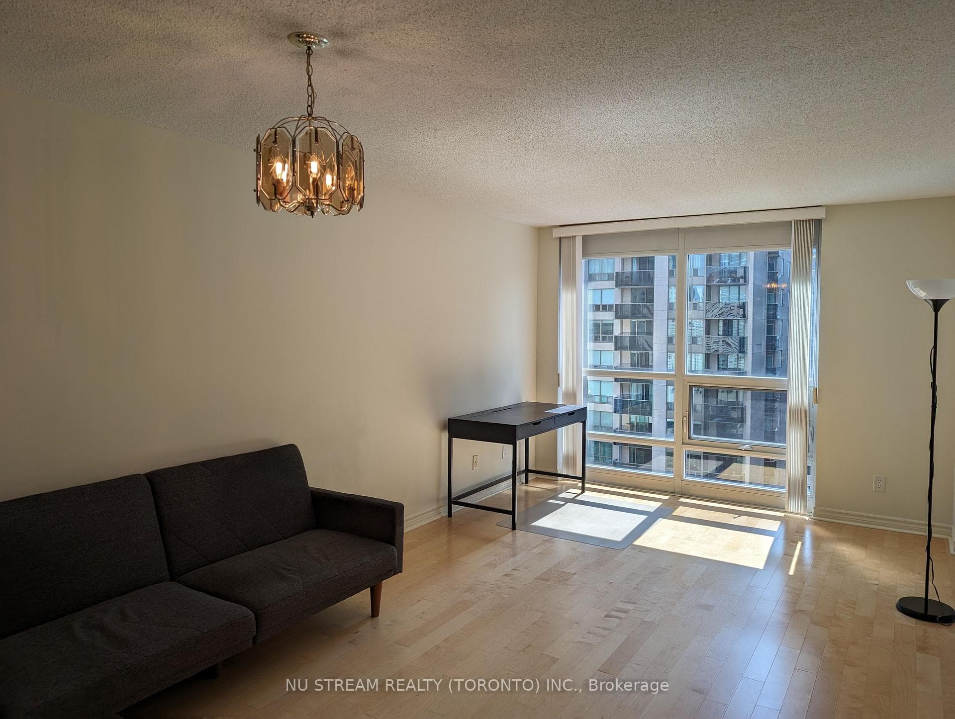 763 Bay Street Unit 1211 photo 2