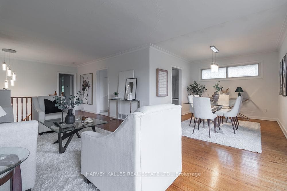 135 Combe Avenue photo 10