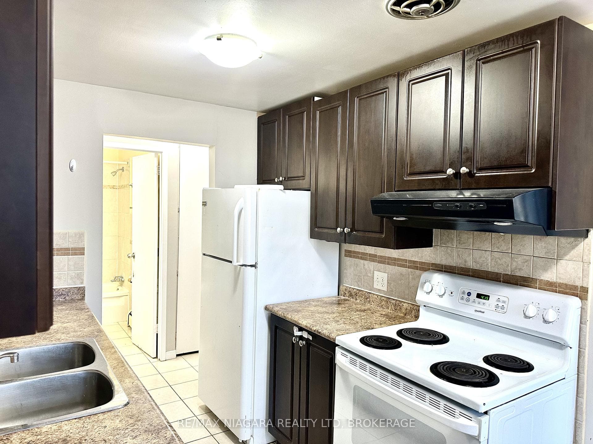 7 Riverview Boulevard Unit 301 photo 14