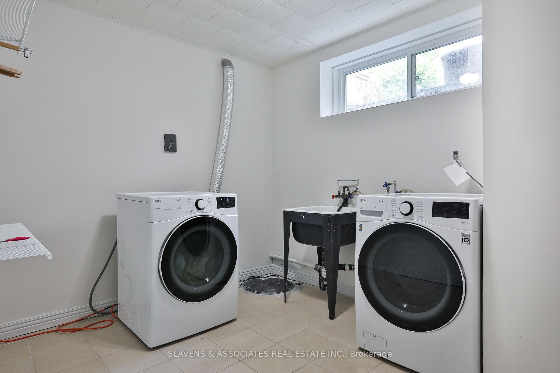 49 Hearthstone Crescent photo 38