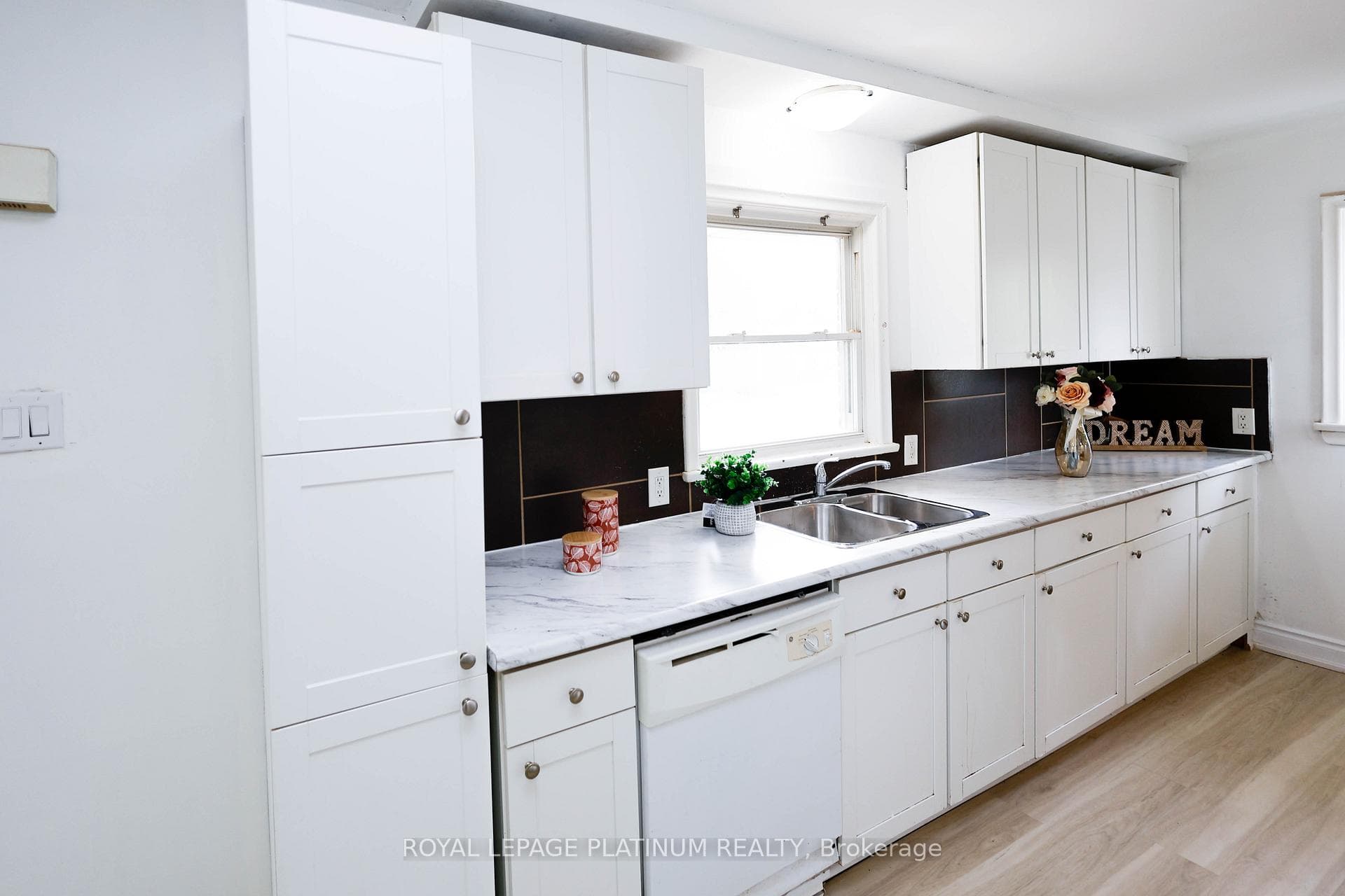 1681 Dale Street photo 8