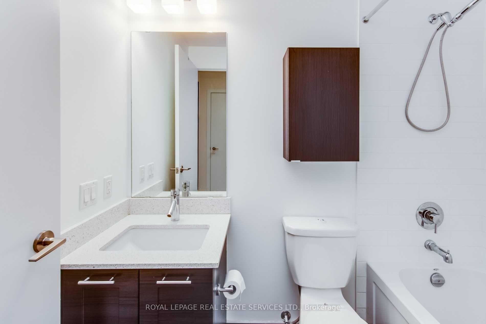 169 Fort York Boulevard Unit 713 photo 20