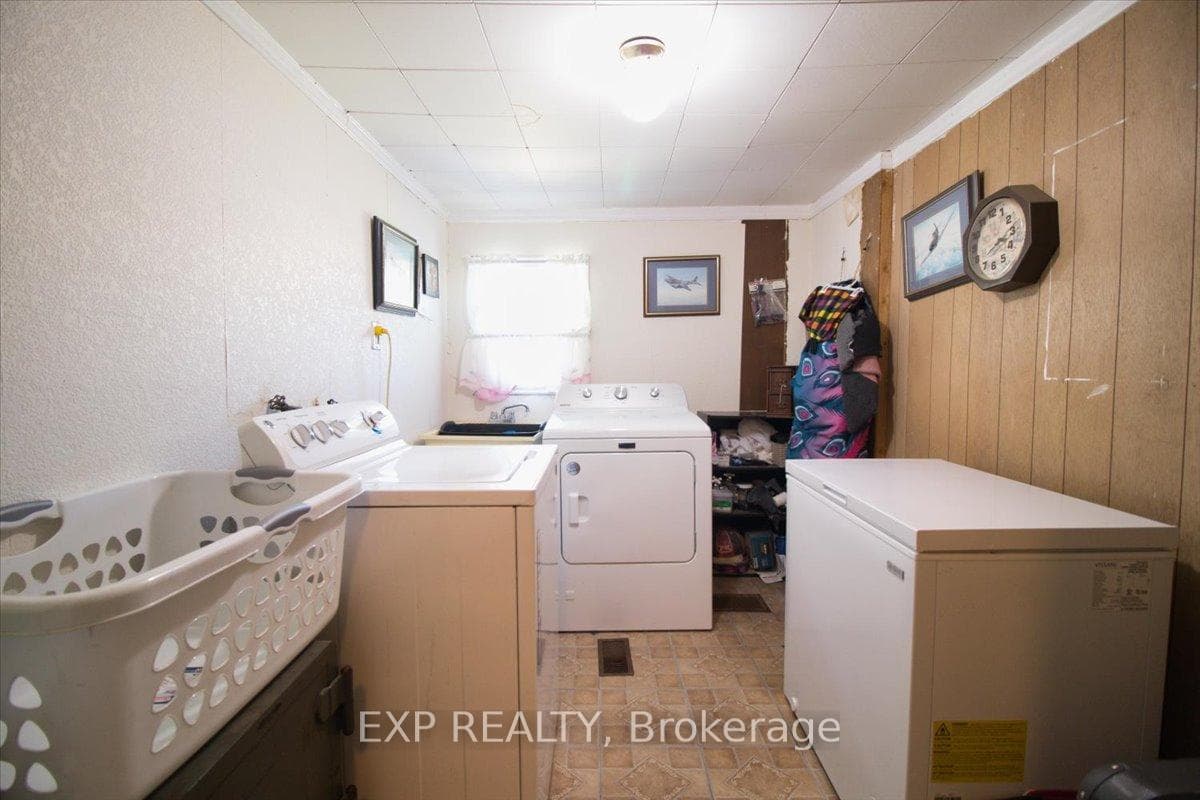 252 Queen Street photo 15