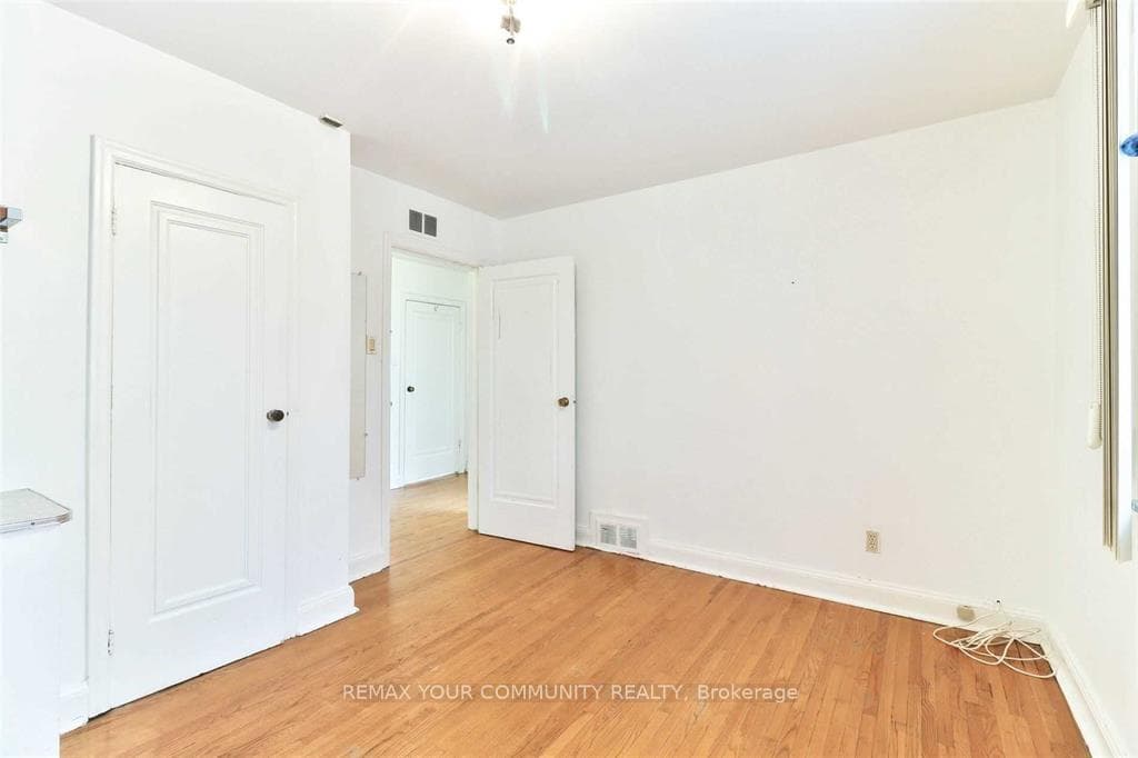6 Lennox Street Unit upper photo 8
