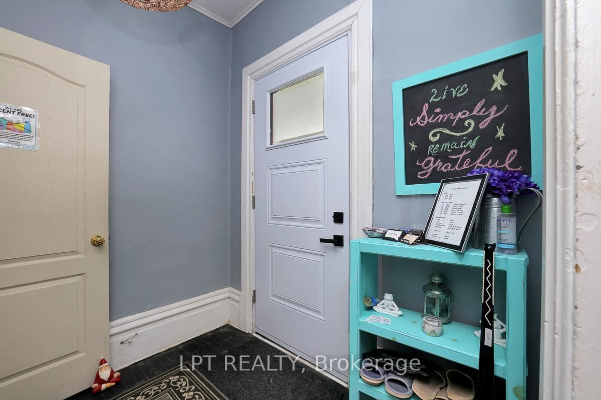 8197 Victoria Street photo 24