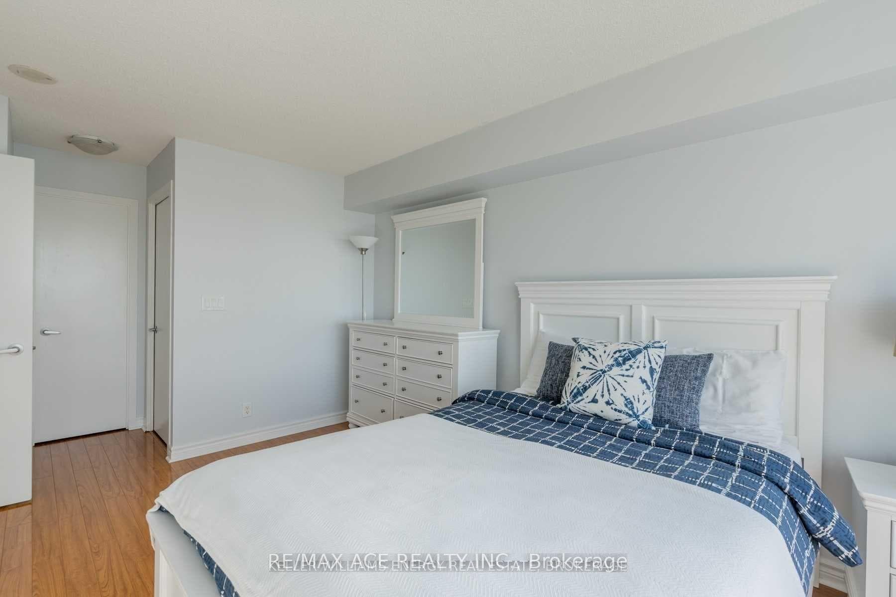 38 Lee Centre Drive Unit 1507 photo 12