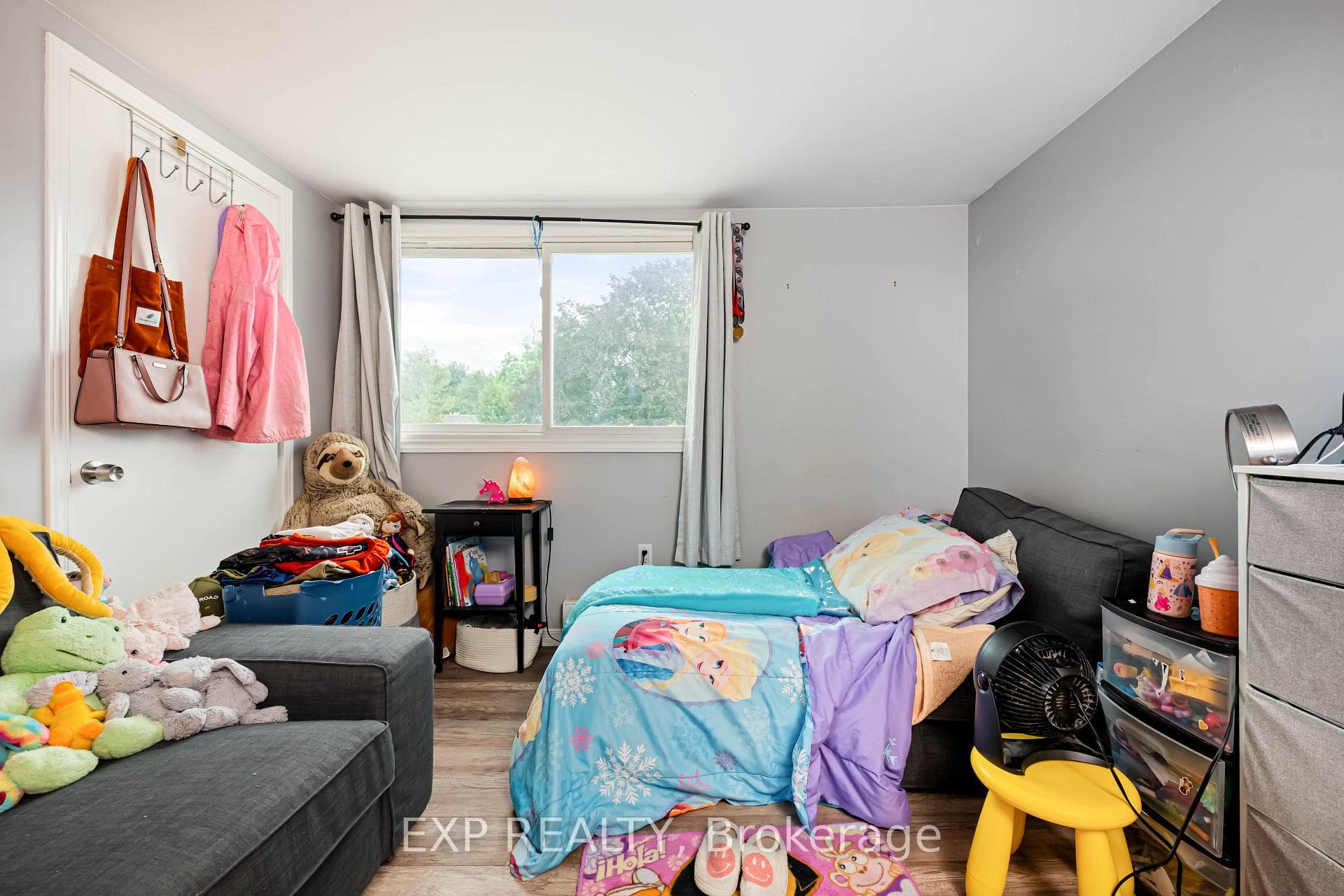 5 Fourth Avenue photo 34
