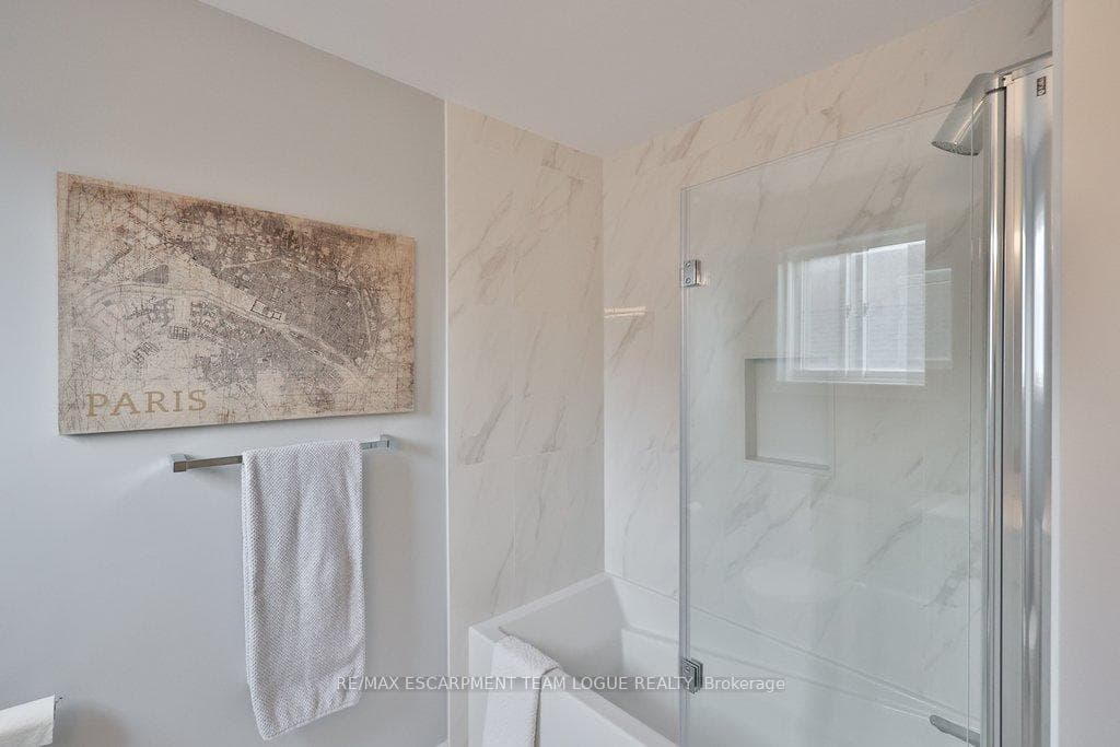 1323 BLANSHARD Drive photo 31