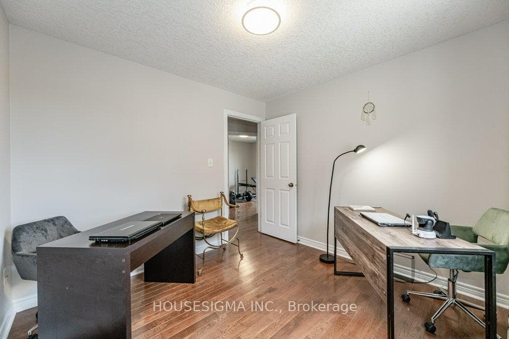 254 Springvalley Crescent photo 18