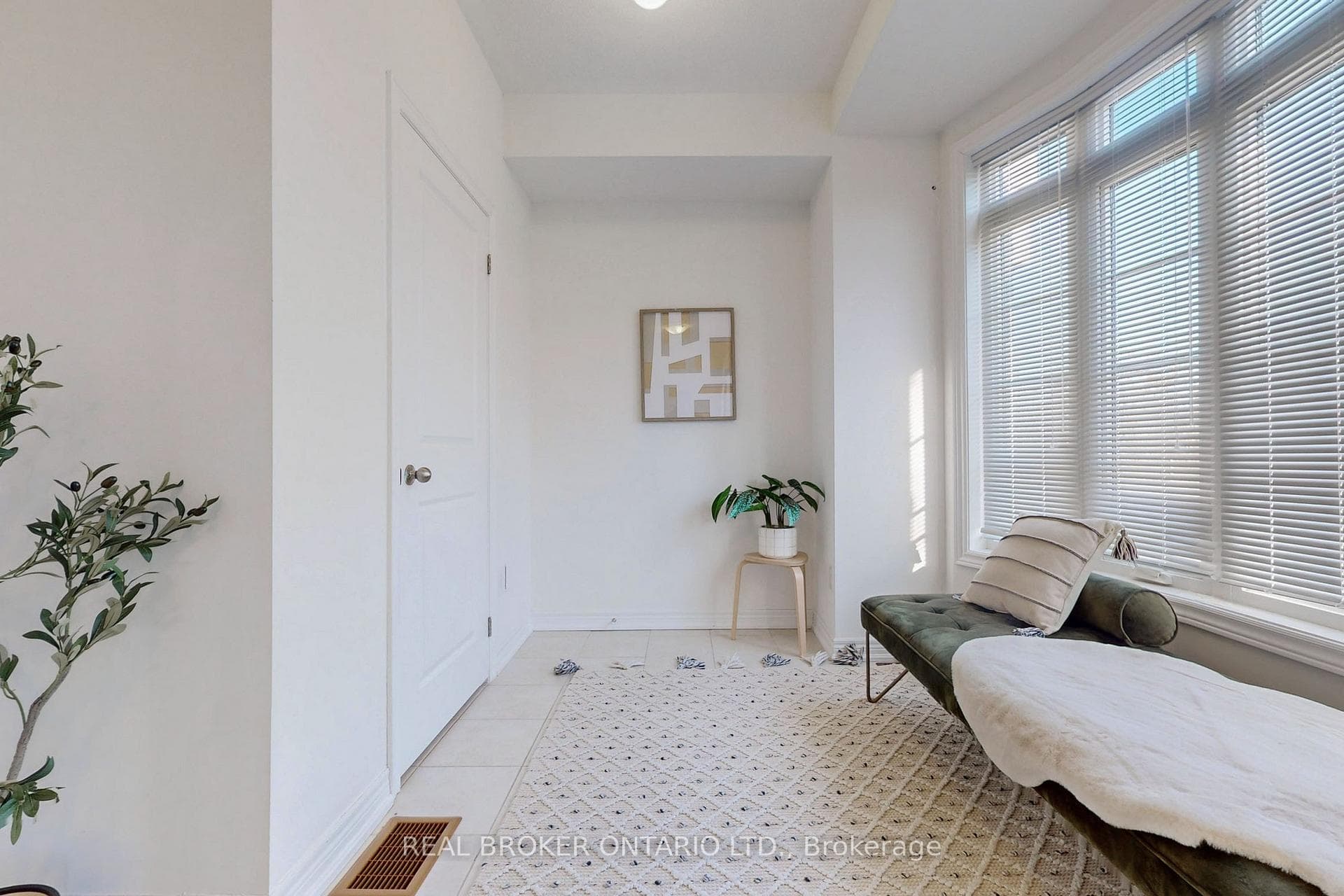 294 King Road photo 24