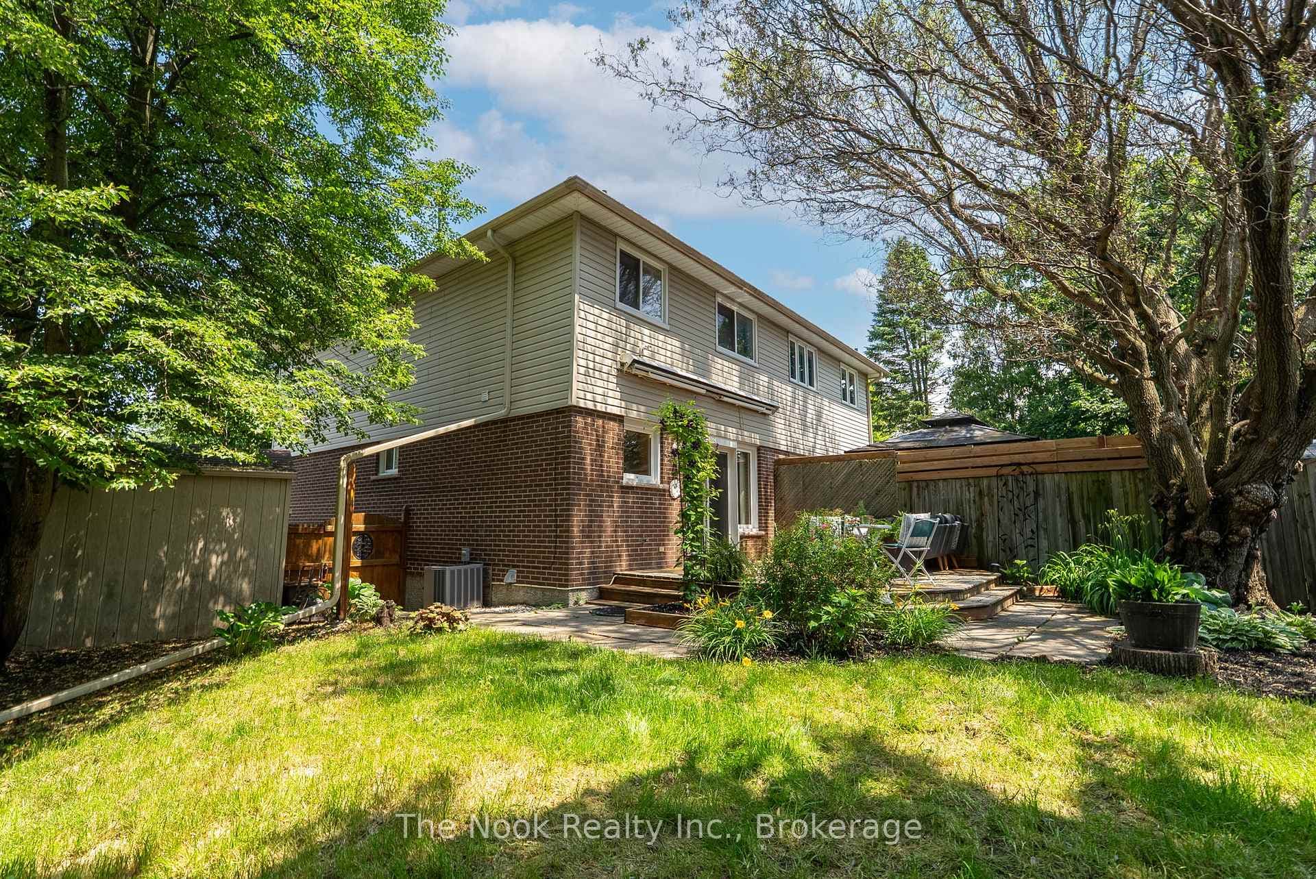 693 Nairn Court photo 43