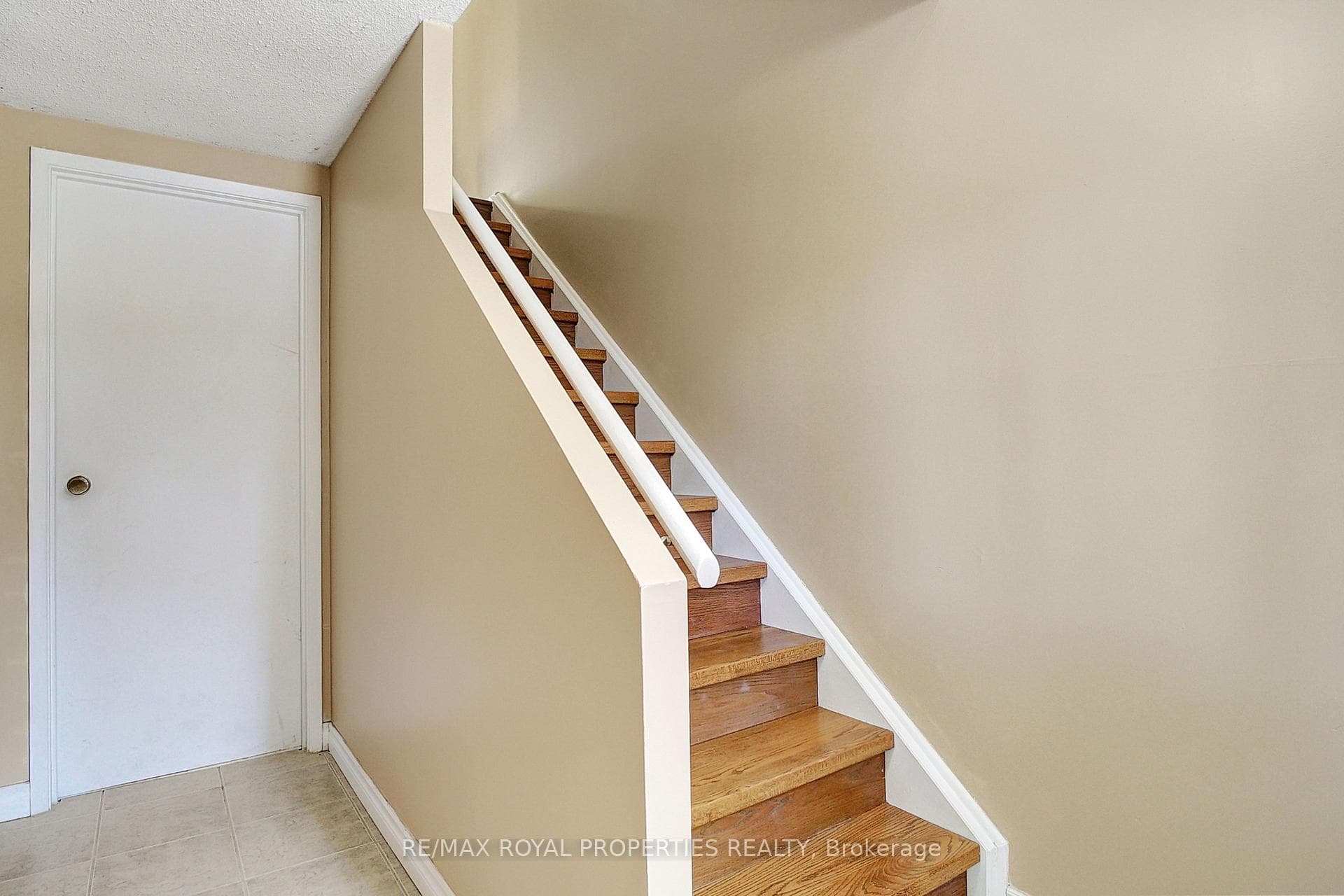 411 Keats Way Unit 3 photo 6