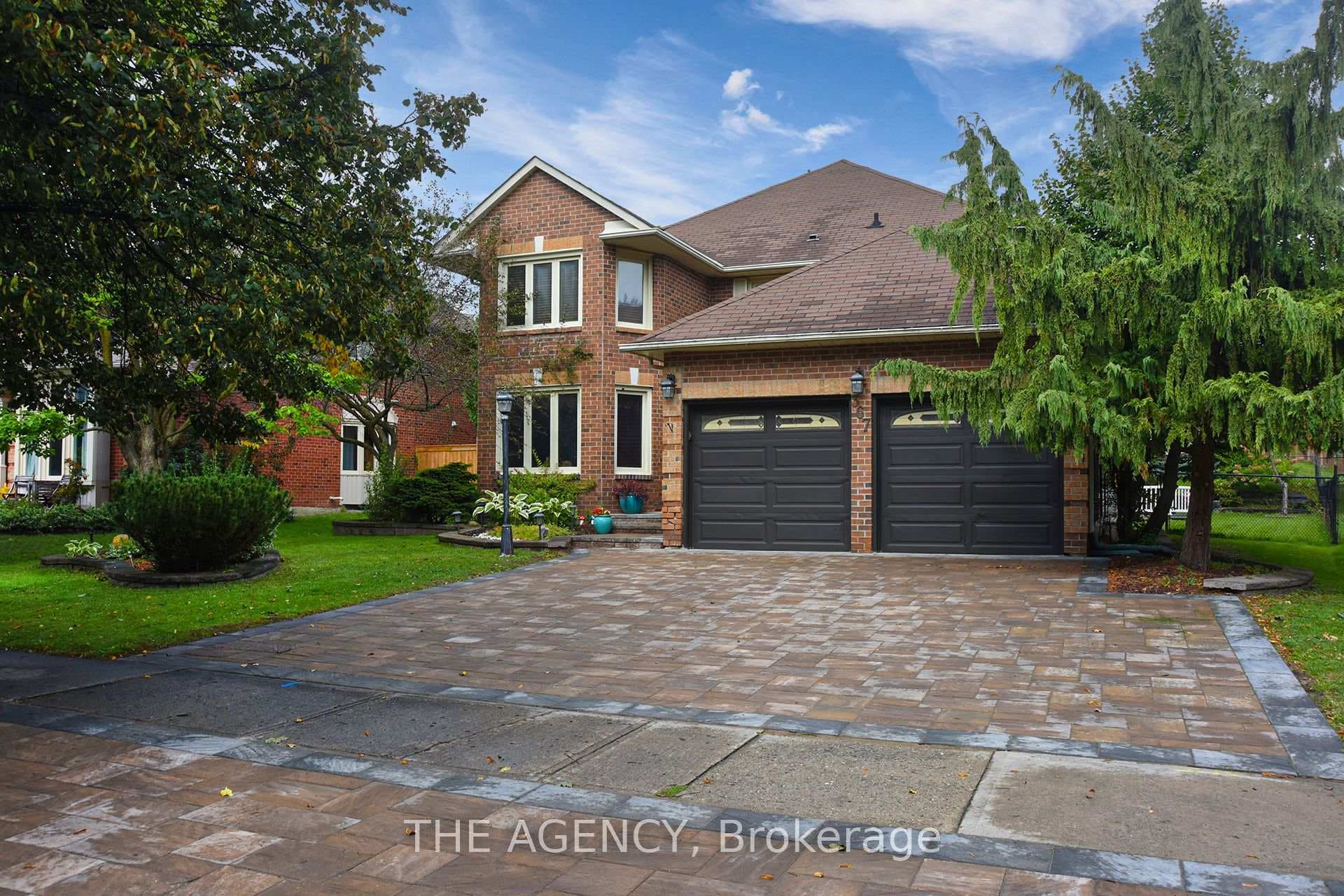 367 Fairway Gardens photo 1