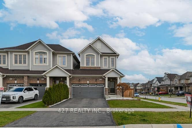 99 Gallagher Crescent photo 2