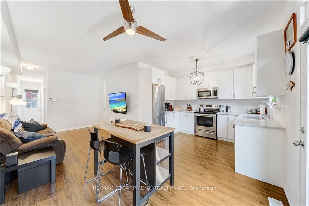 290 Barton Street Unit 6 photo 9