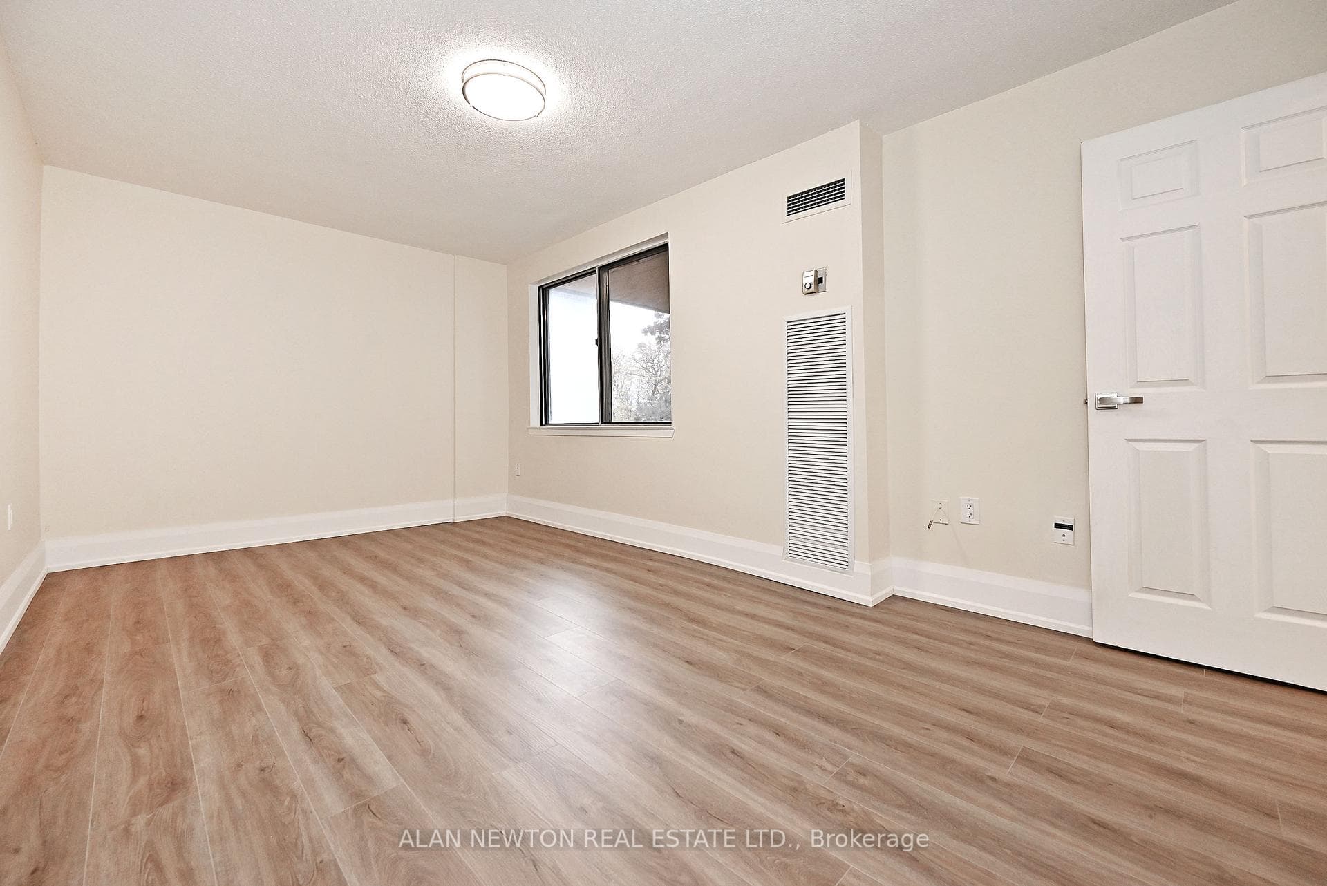 16B Elgin Street Unit 235 photo 25