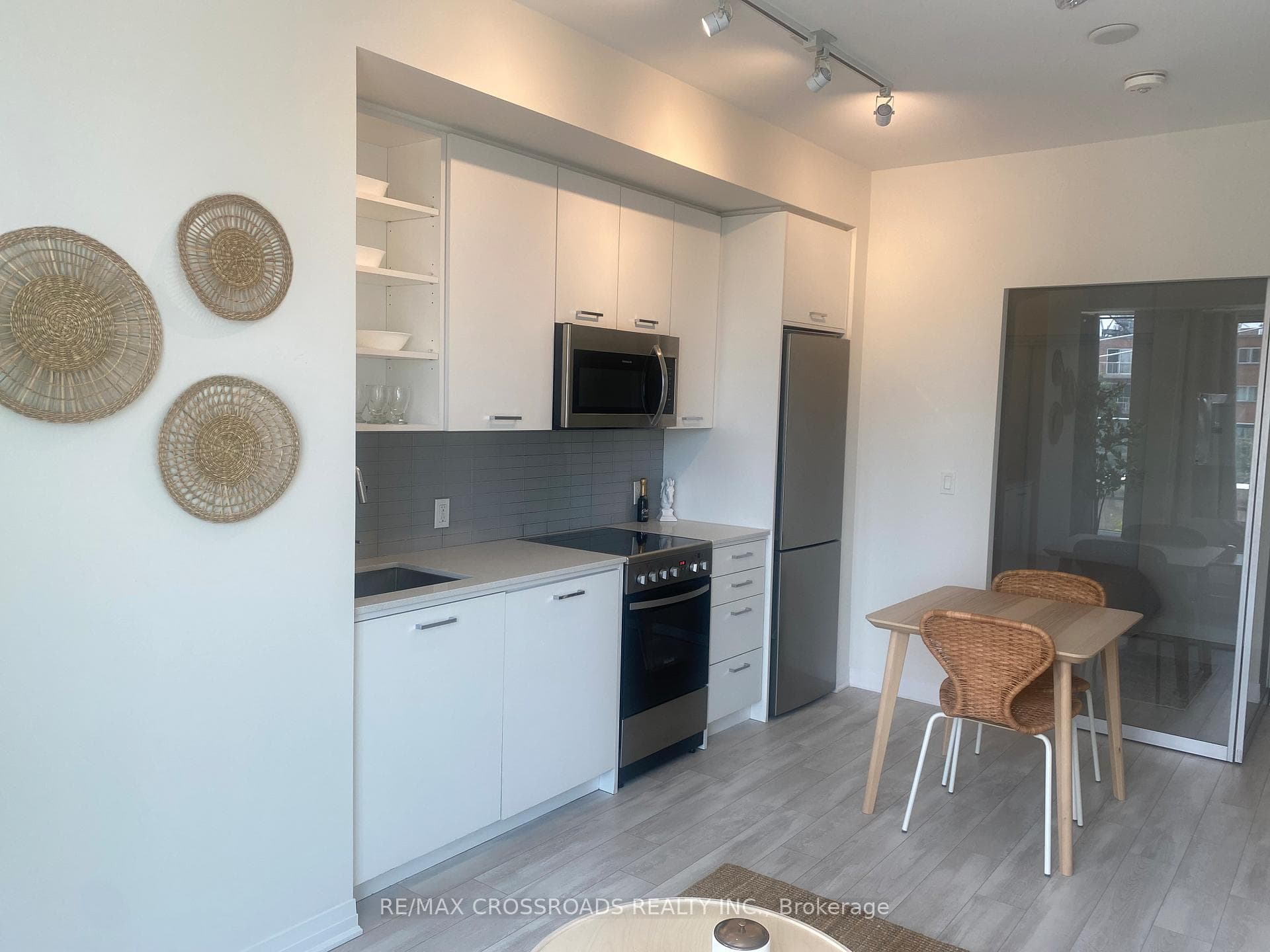 1630 Queen Street Unit 414 photo 5