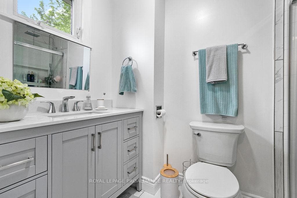 1300 Grovedale Court photo 22